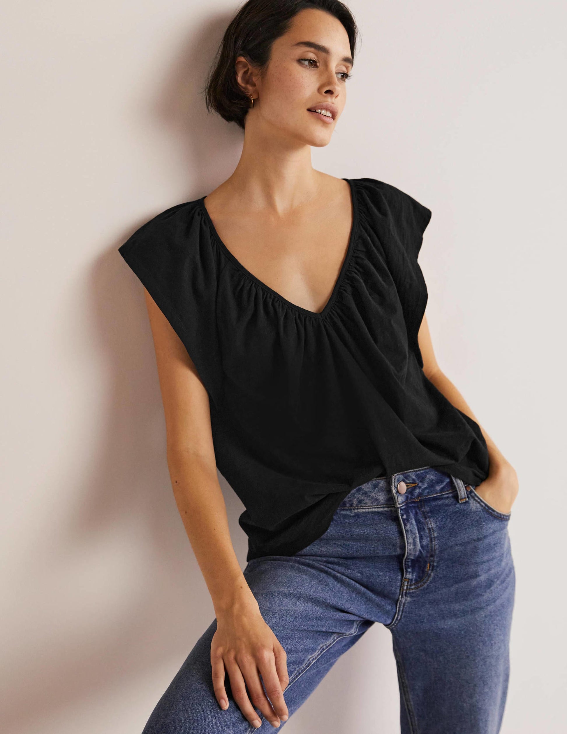 Flutter Sleeve V-neck T-shirt-Black-1