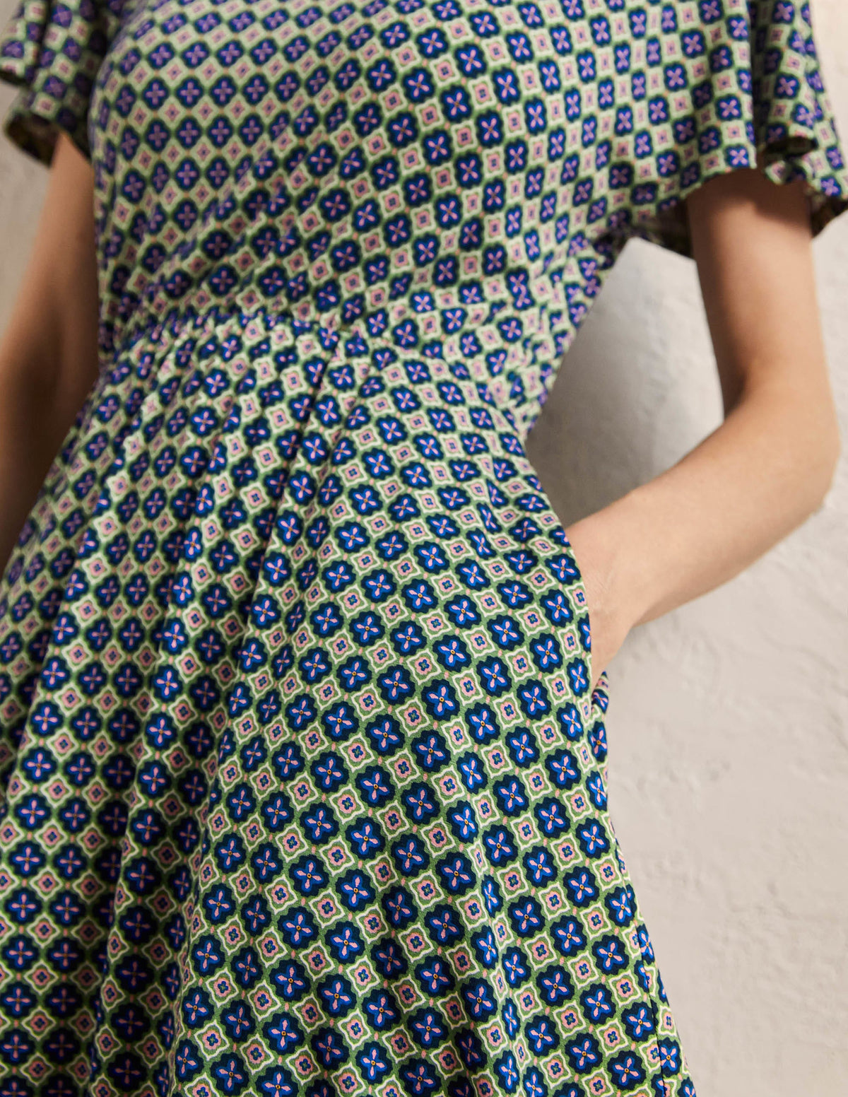 Flutter Sleeve Jersey Dress-English Ivy, Moroccan Diamond - Image 2