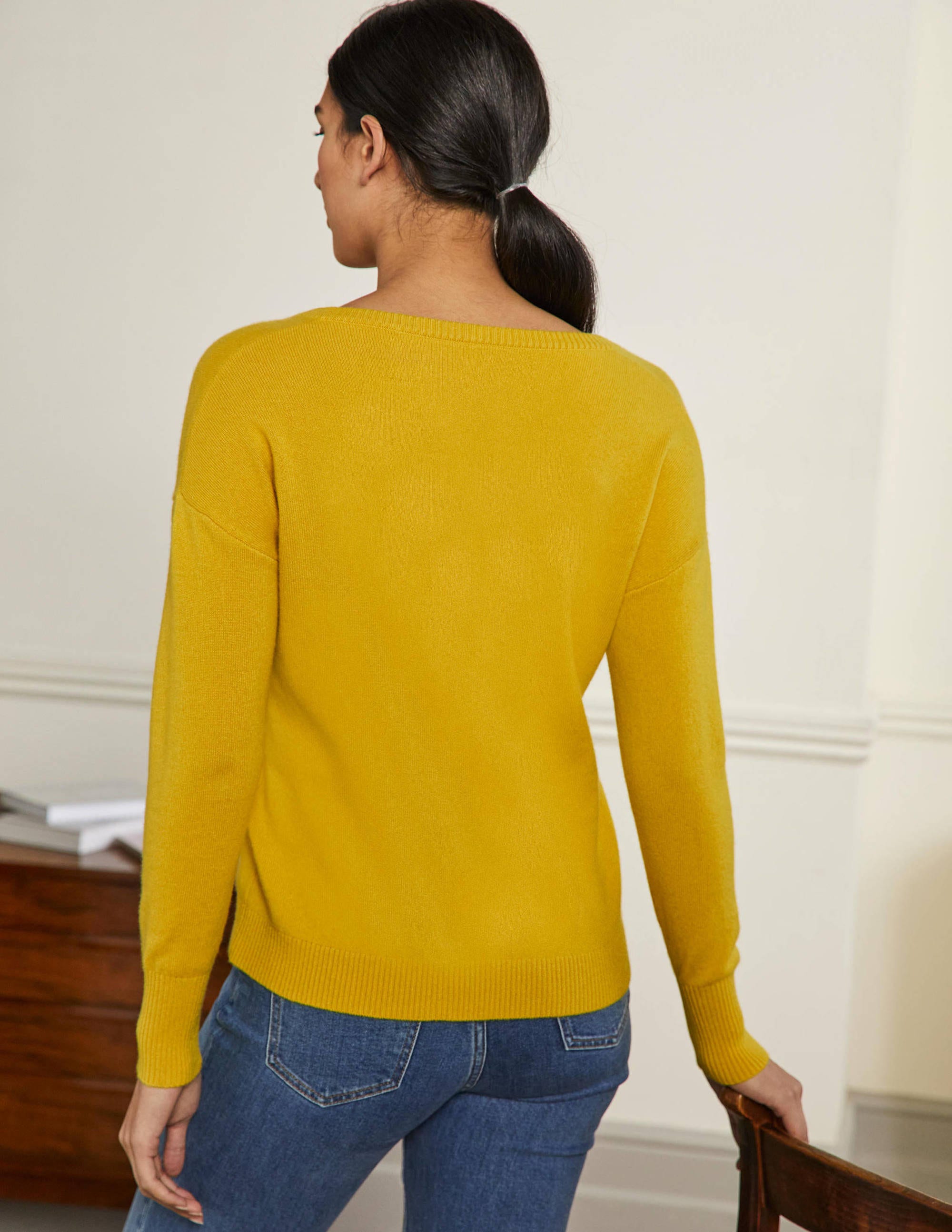 Cashmere V-neck Relax Jumper-Citrine Yellow - Image 3