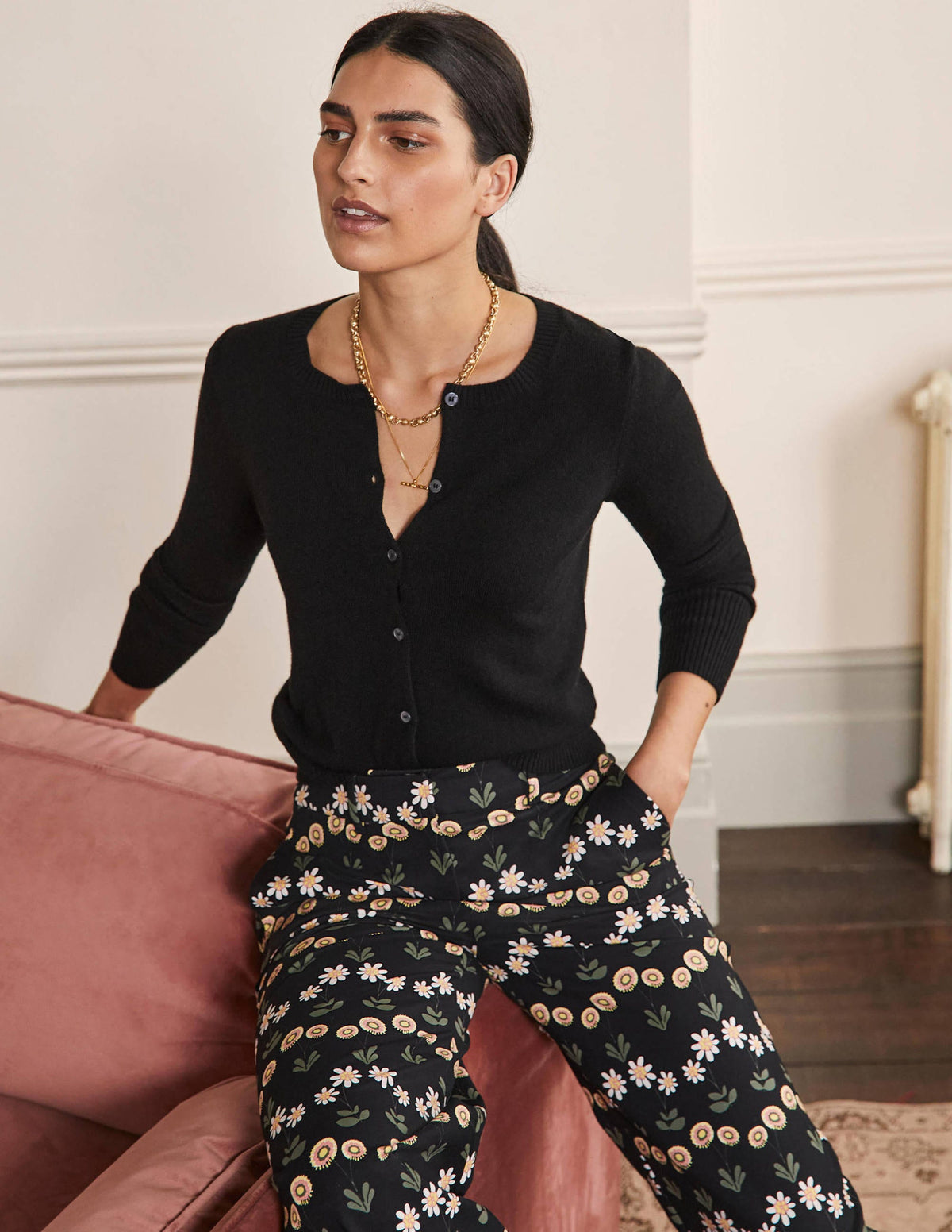 Cashmere Cropped Cardigan-Black - Image 1