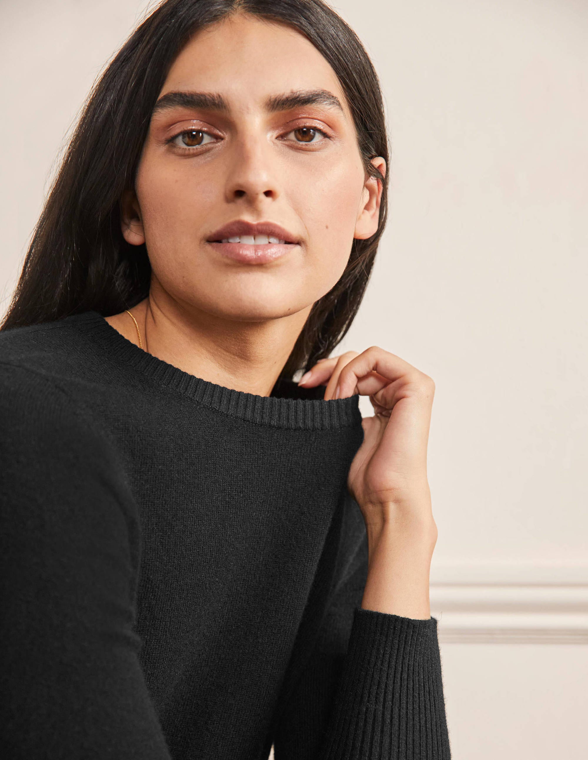Cashmere Crew Neck Sweater-Black - Image 4