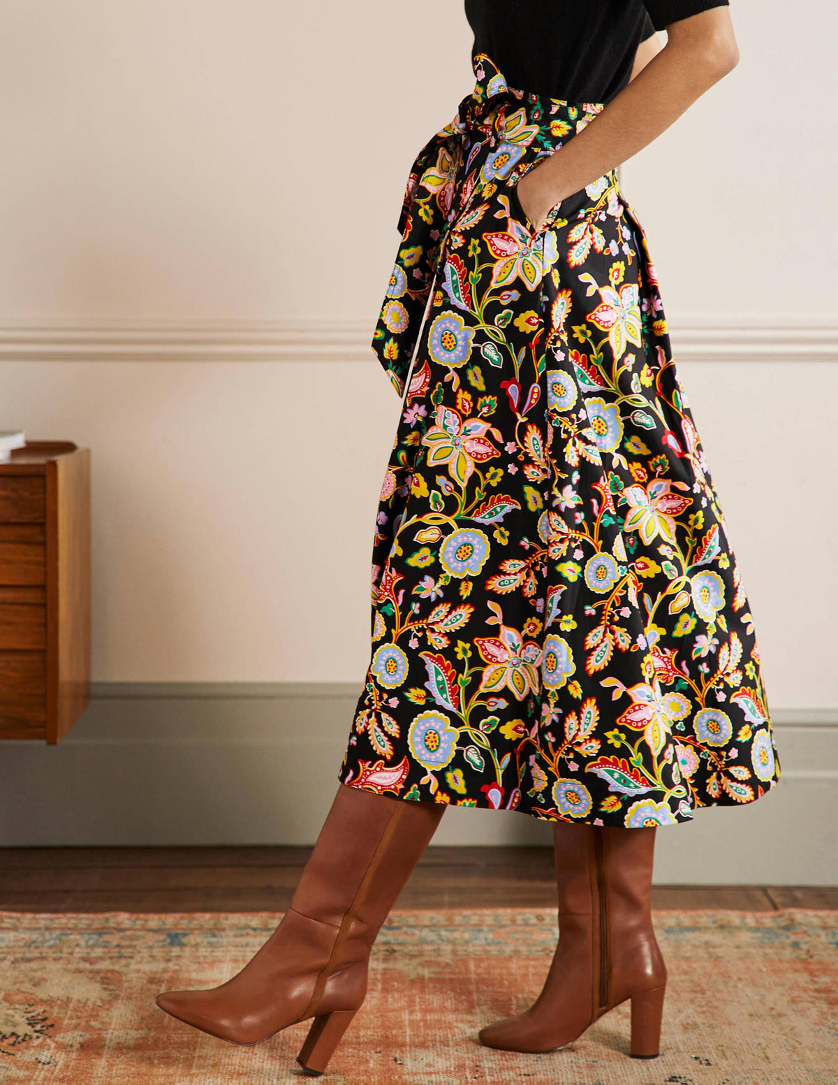 Round Waistband Full Skirt-Black, Opulent Paradise - Image 3