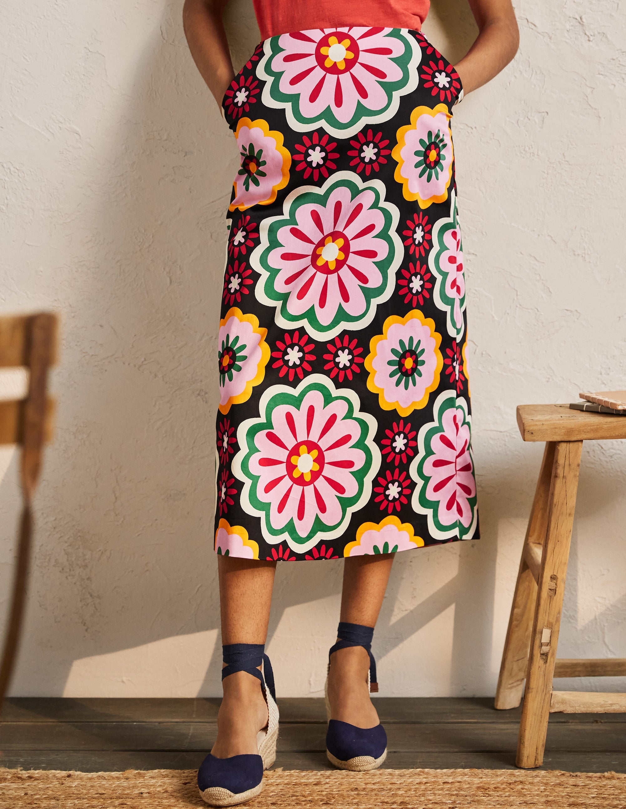 Printed A-line Midi Skirt-Black, Opulent Daisy - Image 4