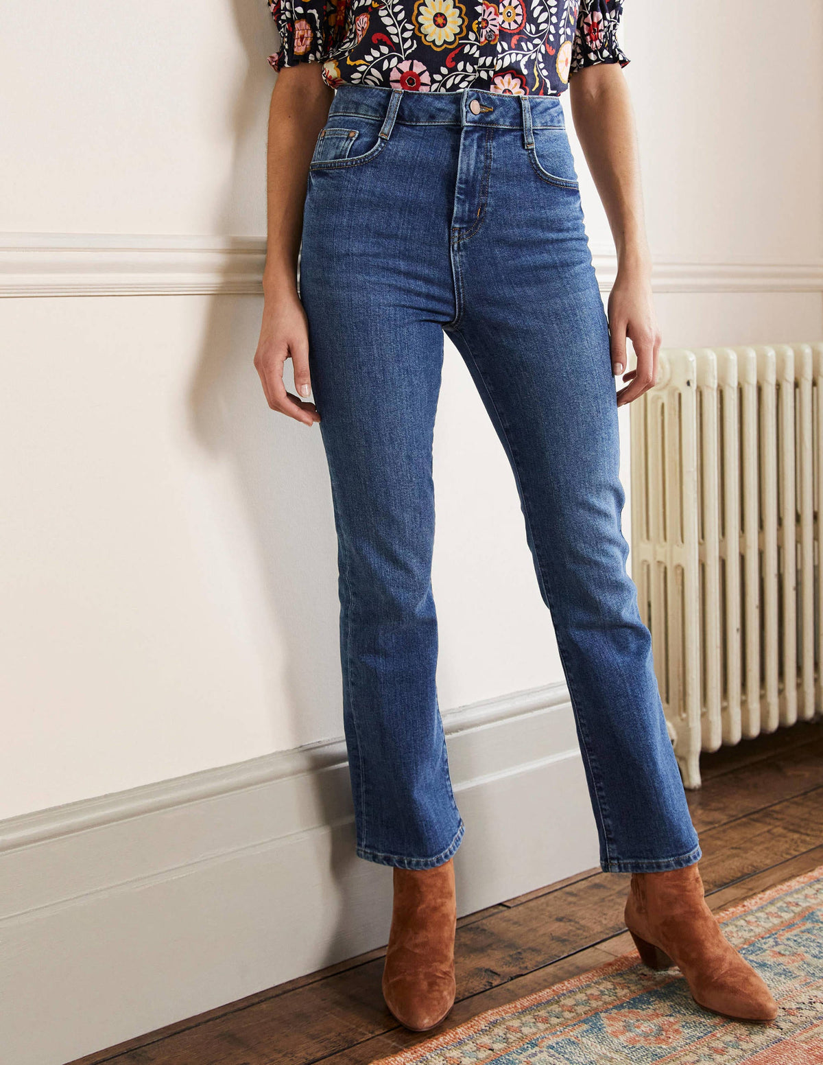 Cropped Flare Jeans-Mid Vintage - Image 4