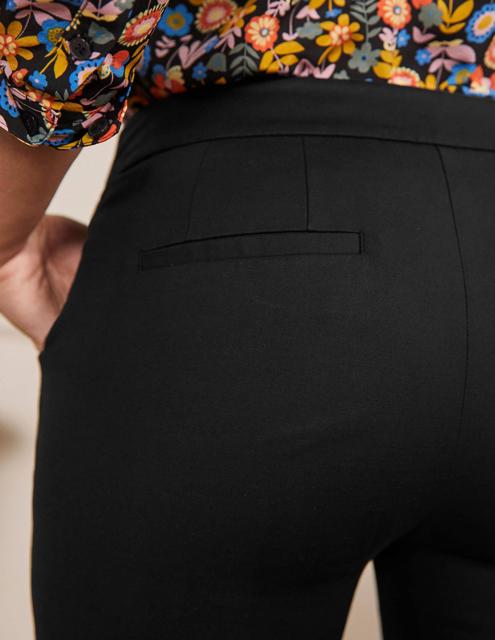 Richmond 7/8 Pants-Black - Image 5