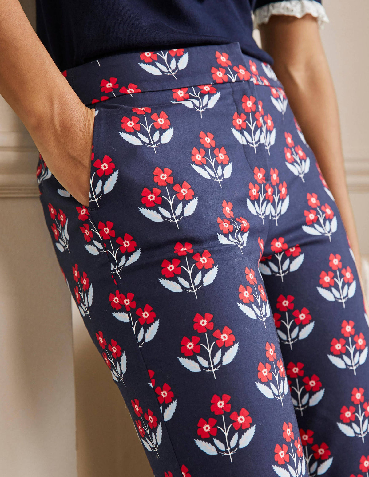 Richmond 7/8 Pants-Navy, Blossoming Bud - Image 2