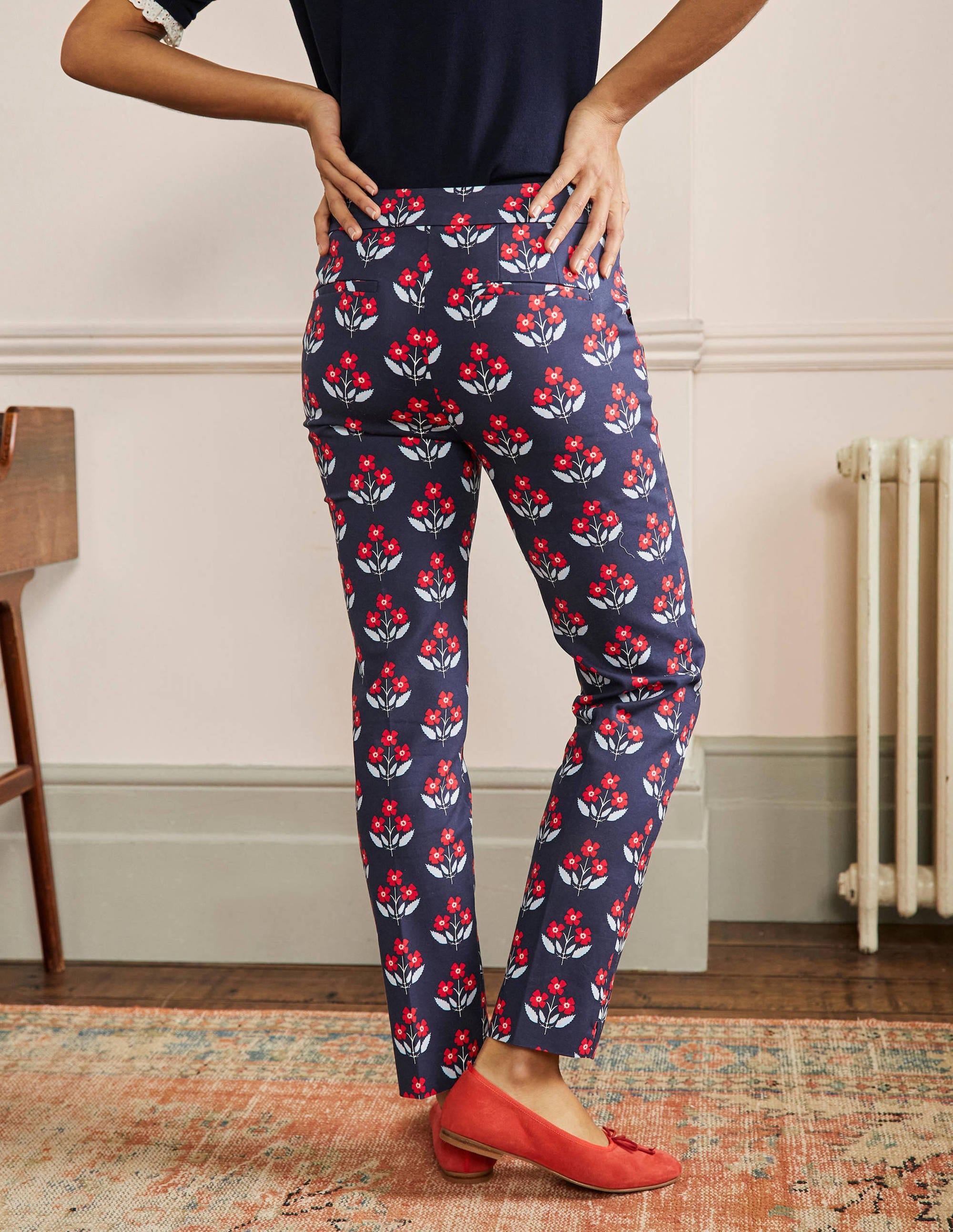 Richmond 7/8 Pants-Navy, Blossoming Bud - Image 3