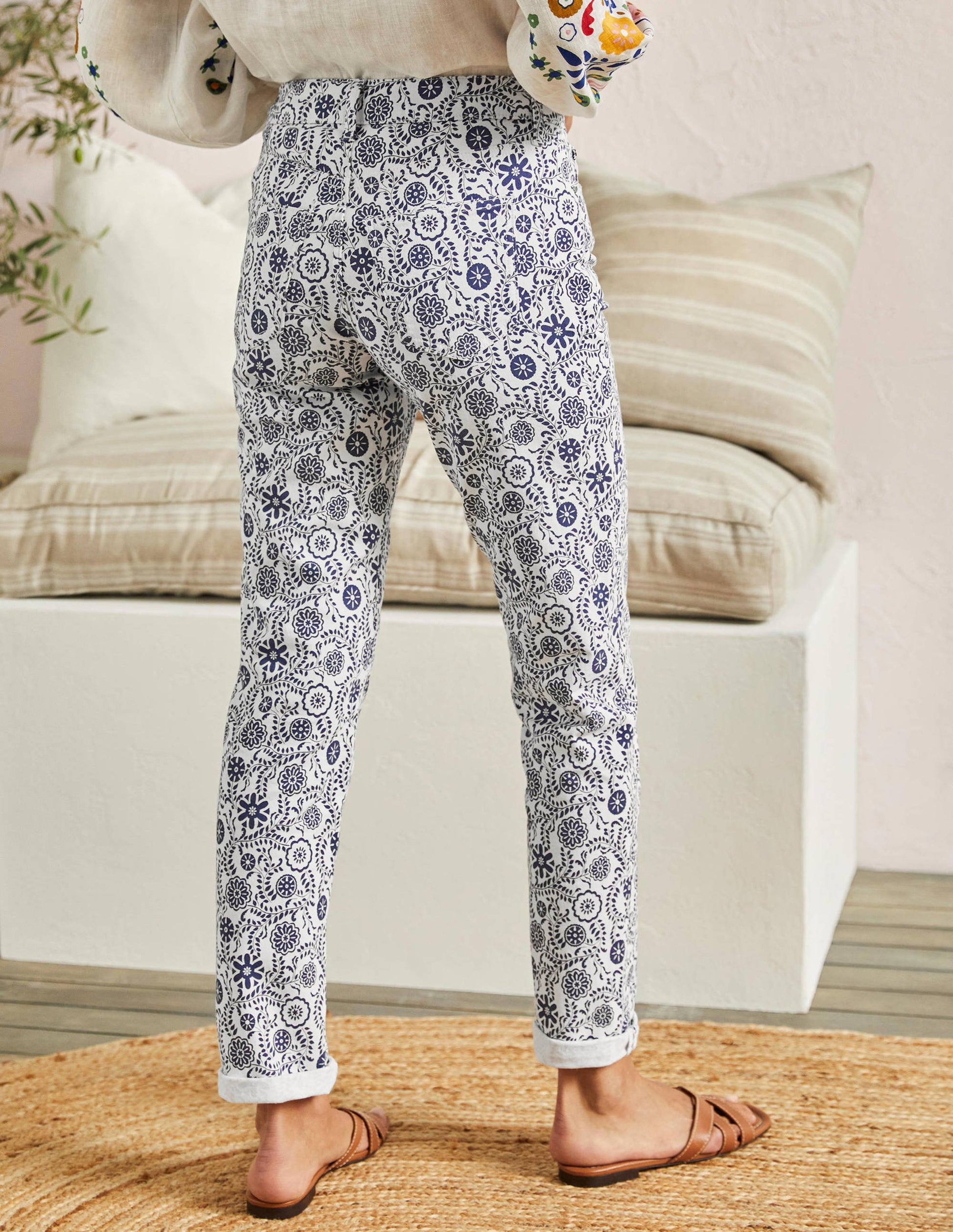 Girlfriend Jeans-Ivory, Opulent Garden-3