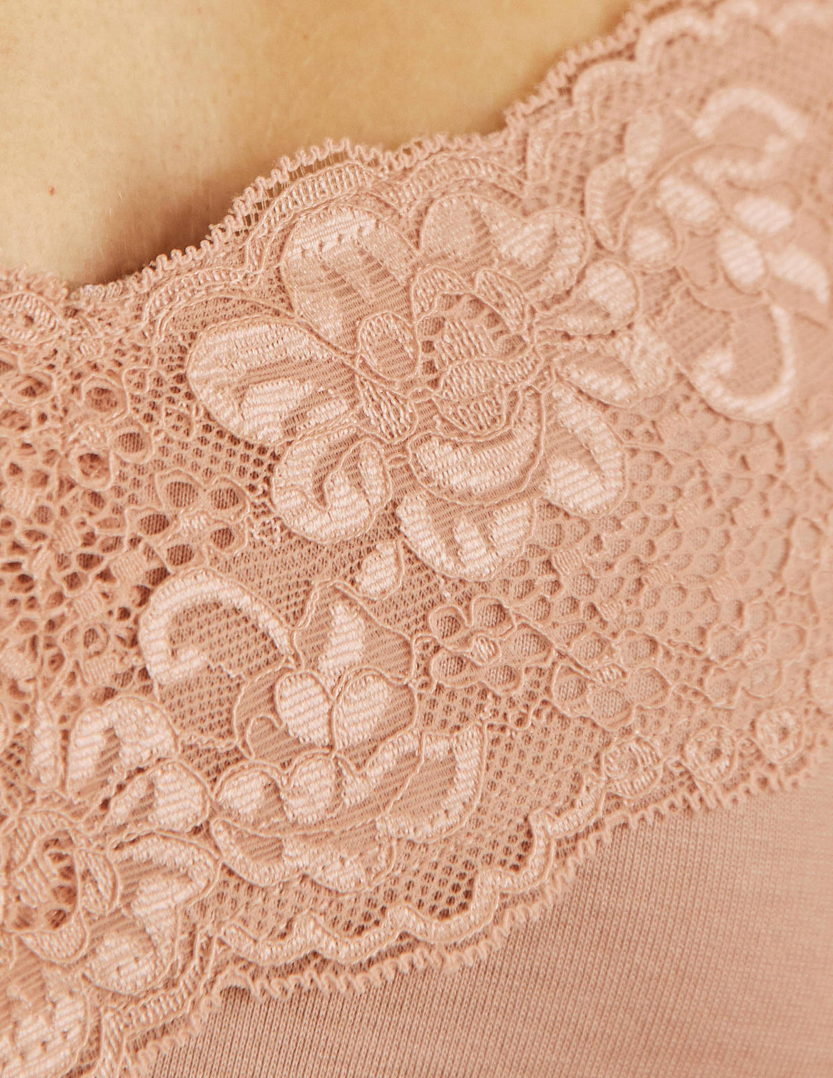 Lace Cami Top-Milkshake-2