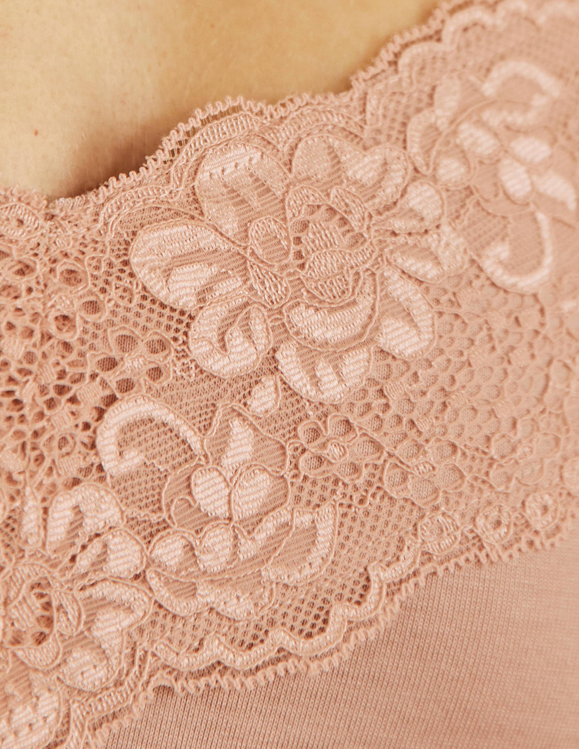 Lace Cami Top-Milkshake - Image 2