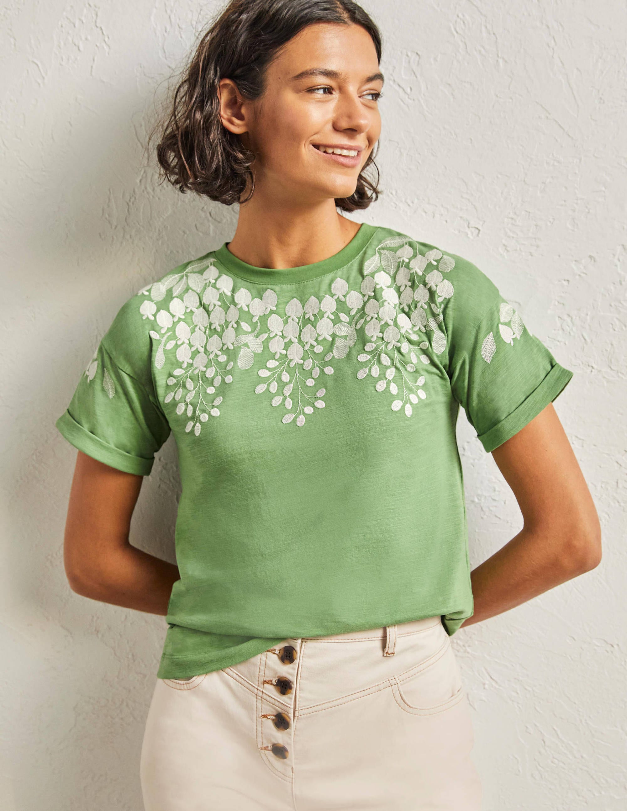 Turn Up Cuff Cotton T-shirt-English Ivy, Ivory Embroidered - Image 4