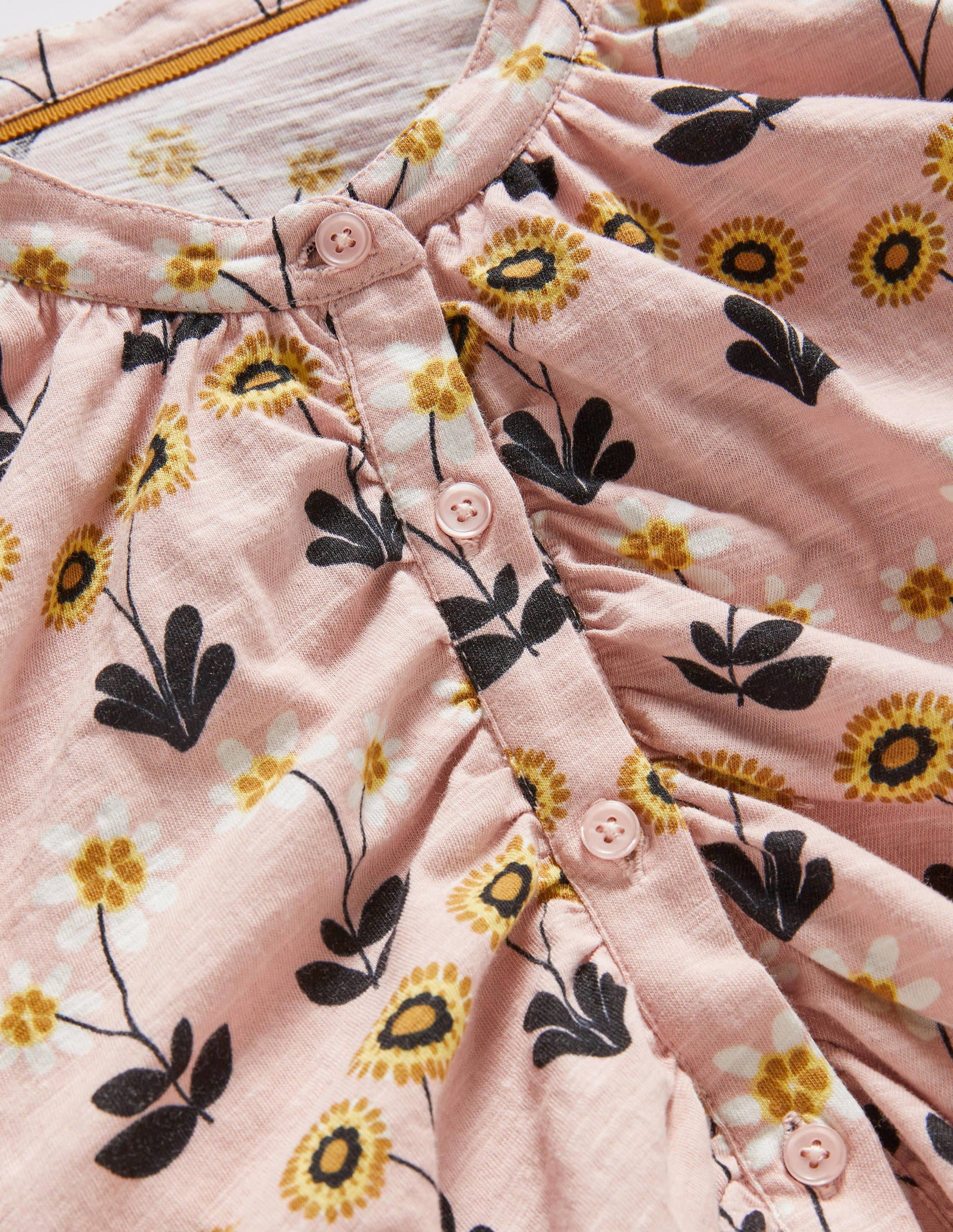 Ruffle Front Jersey Shirt-Milkshake, Delicate Daisy-6
