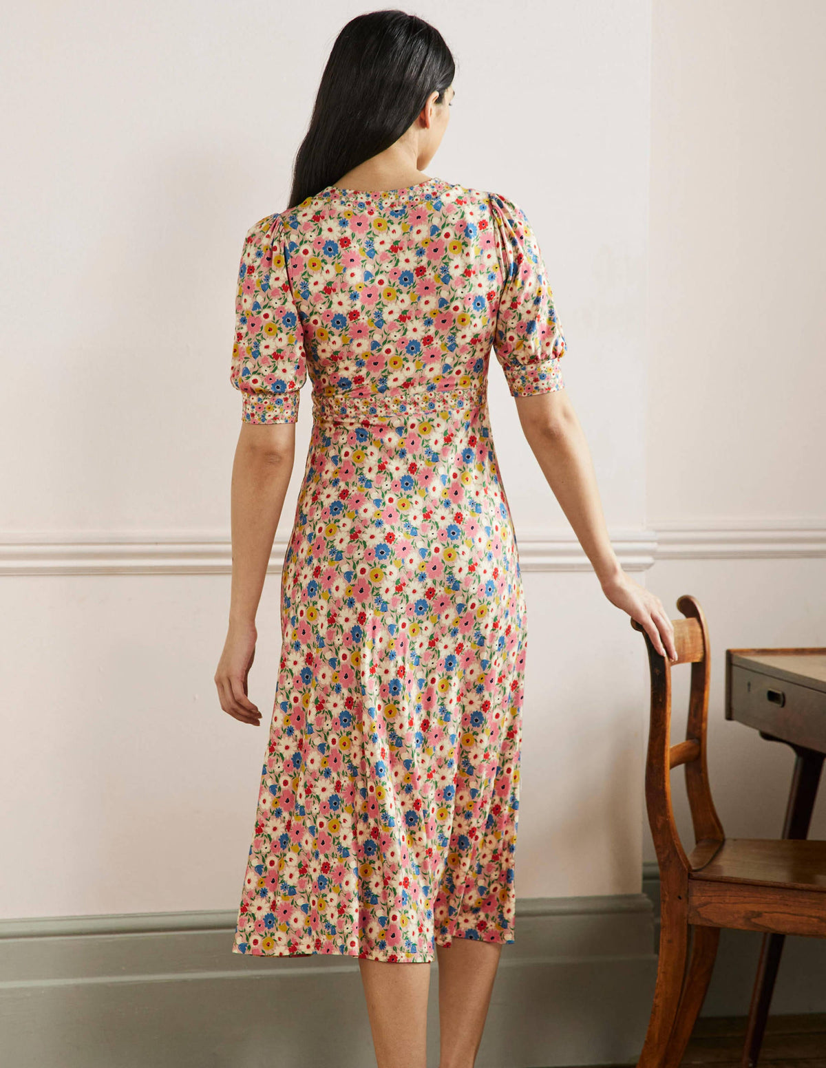 Eva Jersey Midi Dress-Milkshake Elegant Bloom-3
