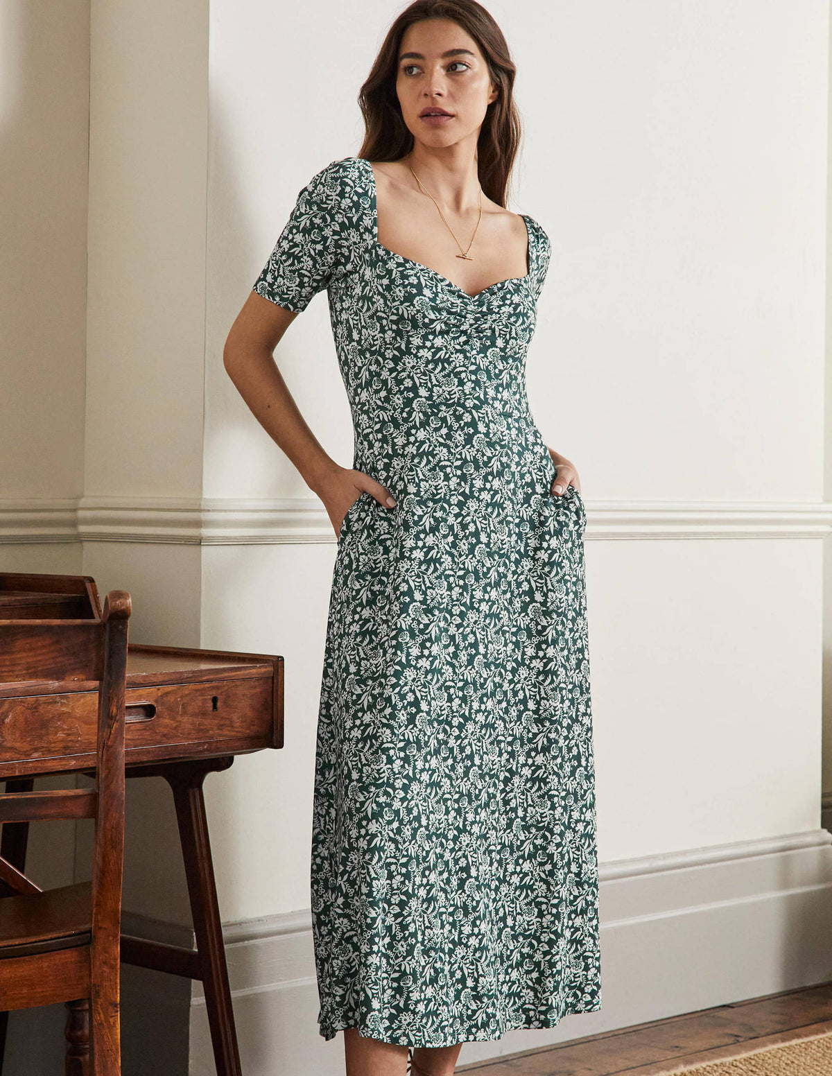 Sweetheart Jersey Midi Dress-Trekking Green, Flora Charm-4