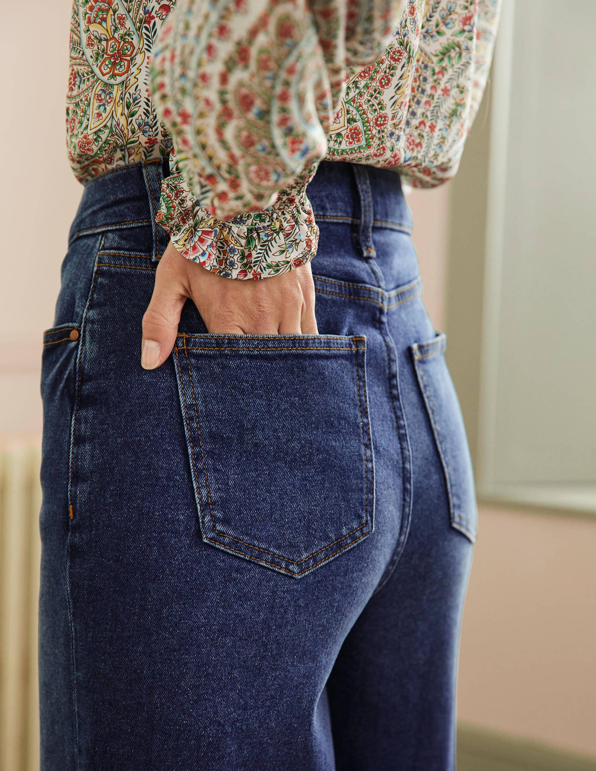 Cropped Wide Leg Jeans-Mid Vintage - Image 5