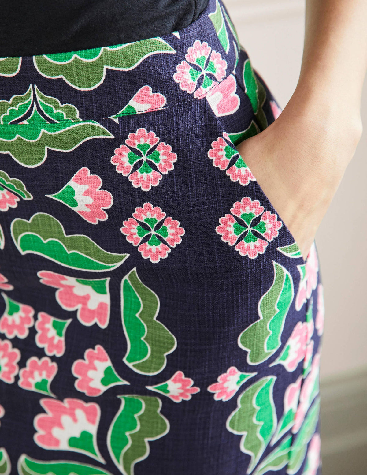 Textured Pencil Skirt-Navy, Oriental Bud - Image 2