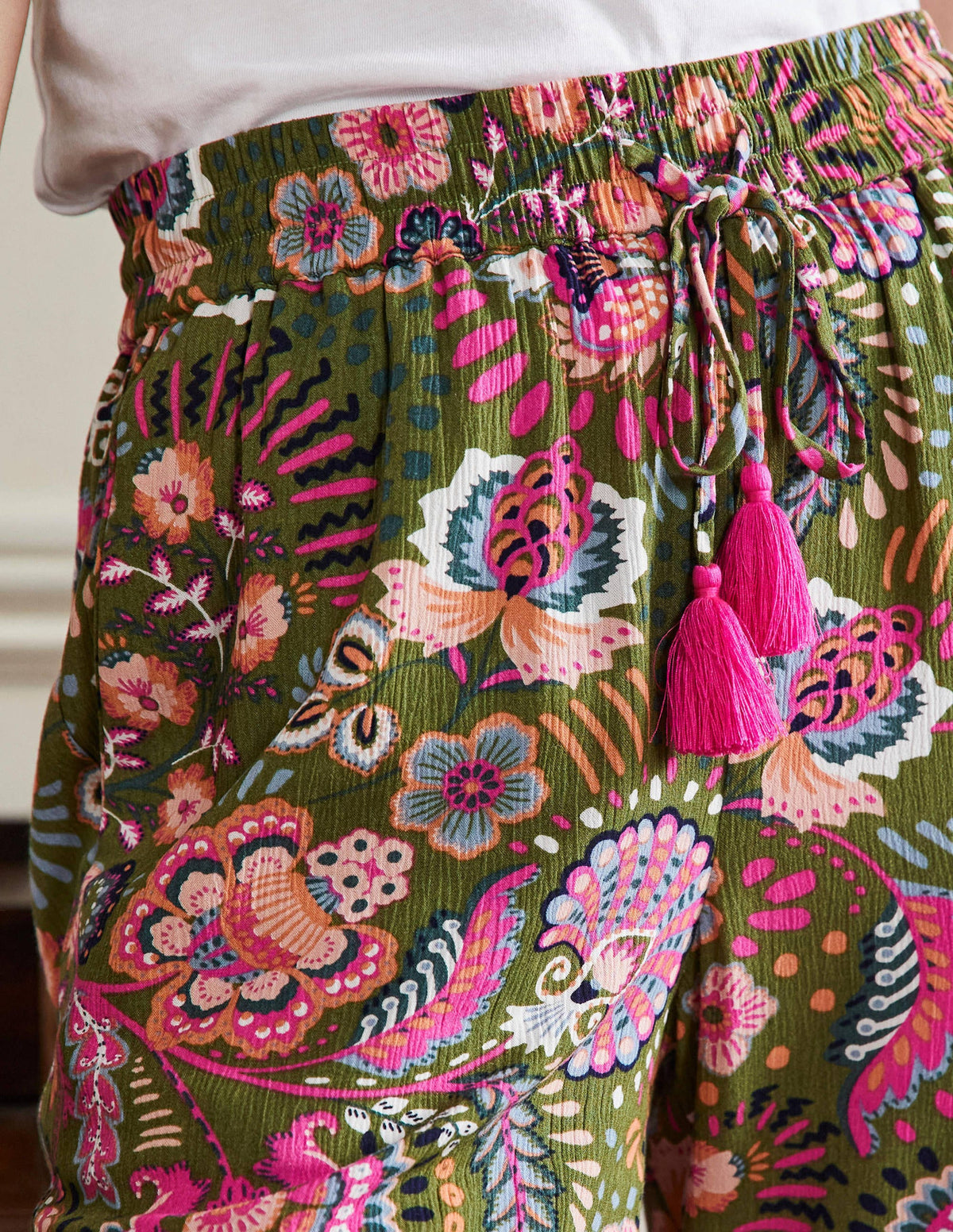 Crinkle Tapered Pants-Pea, Decorative Meadow - Image 2