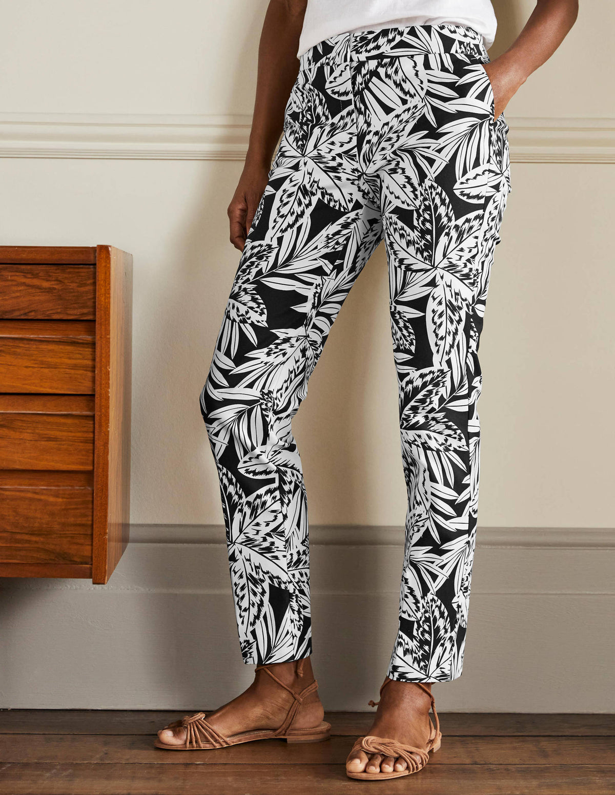 Richmond 7/8 Pants-Black, Exotic Leaves - Image 4