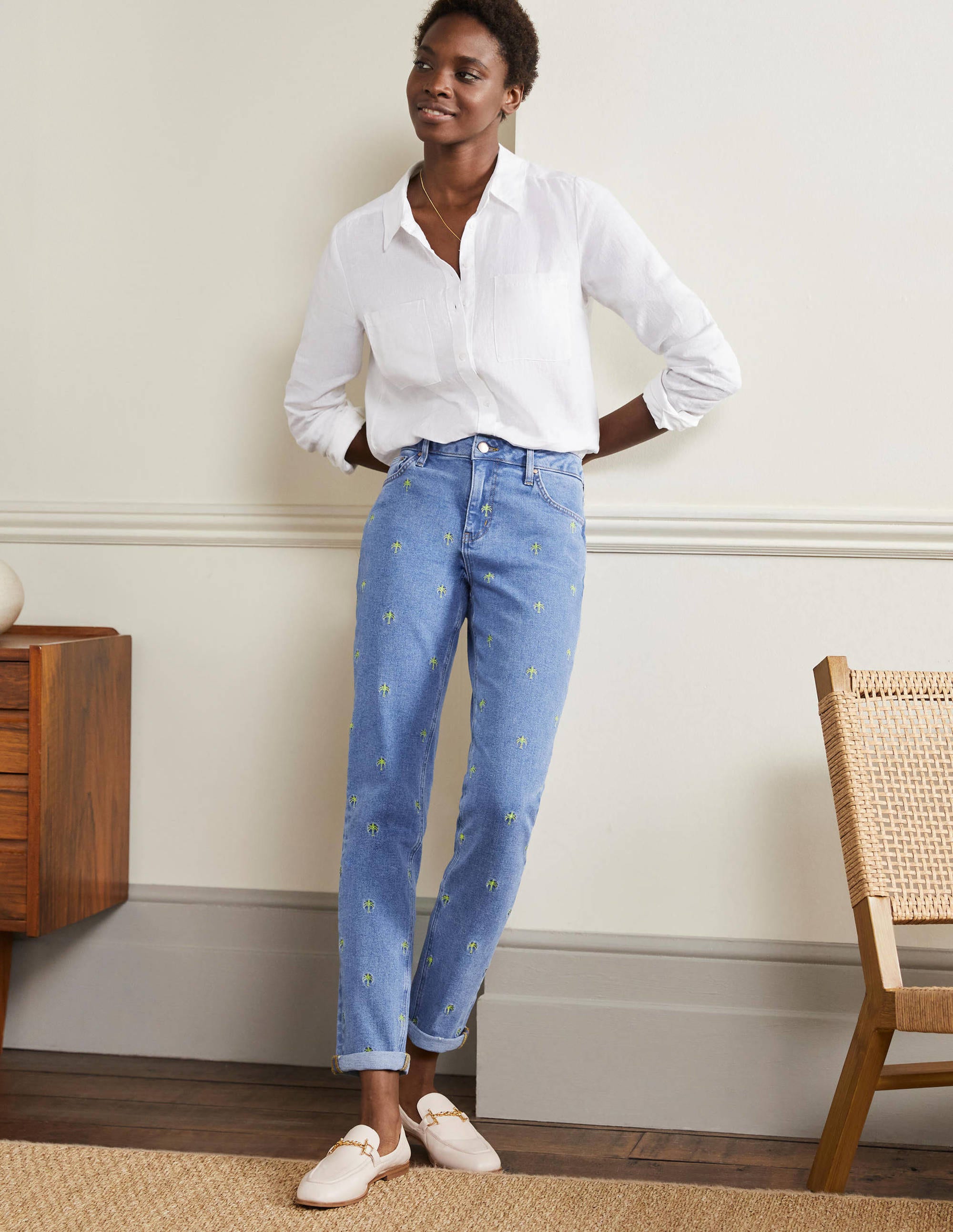 Girlfriend Jeans-Light Vintage, Embroidered - Image 1