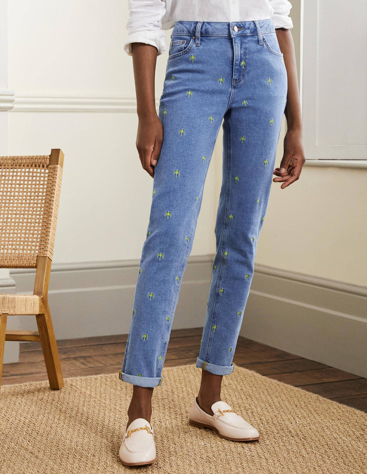 Girlfriend Jeans-Light Vintage, Embroidered - Image 4