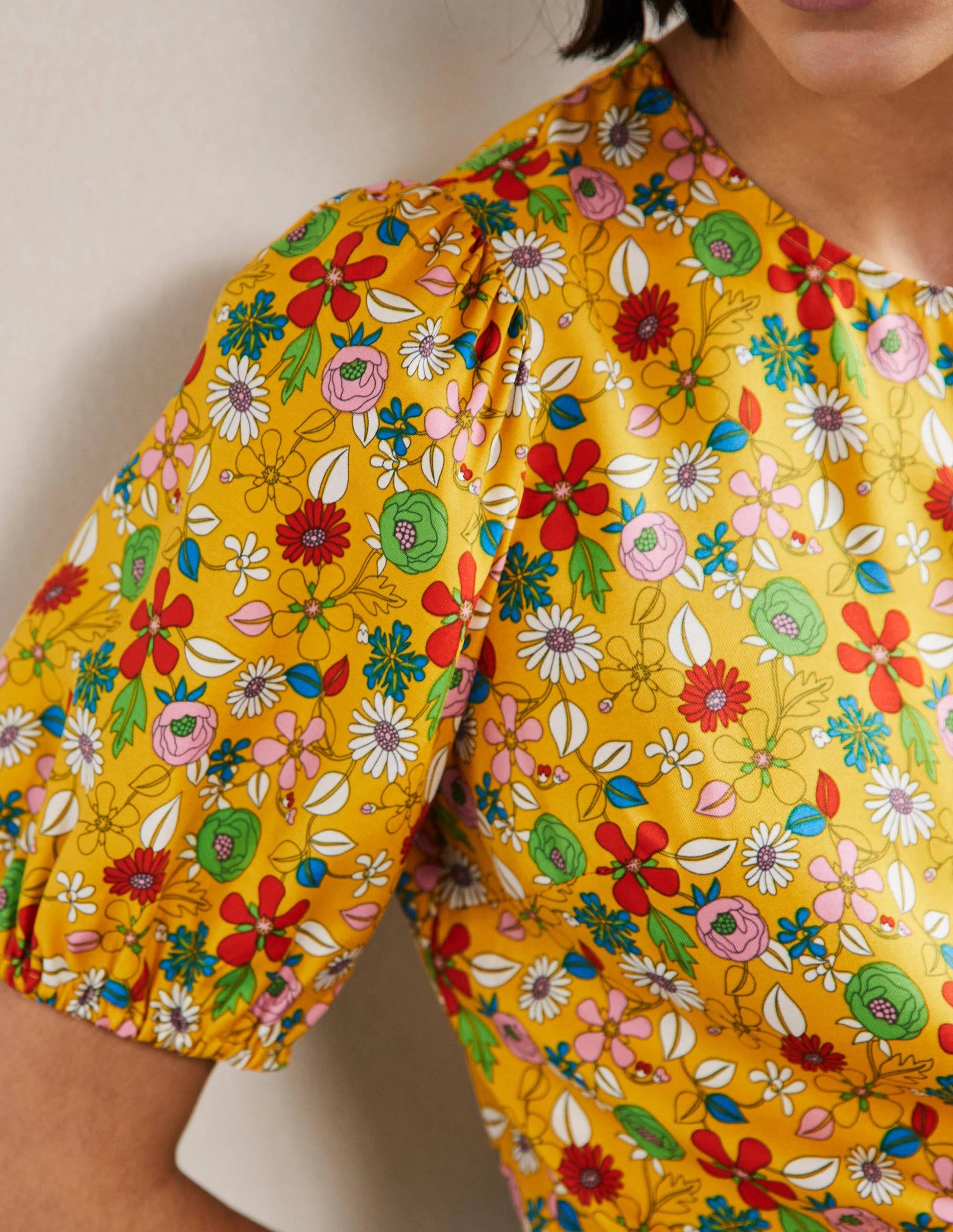 Adriana Puff Sleeve Top-Honeycomb, Ditsy Bloom-2