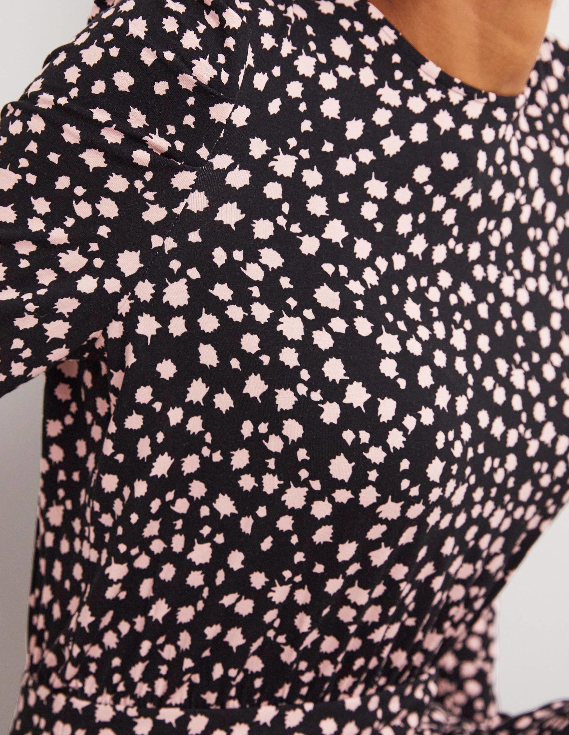 Puff Sleeve Jersey Midi Dress-Black, Falling Bud-2