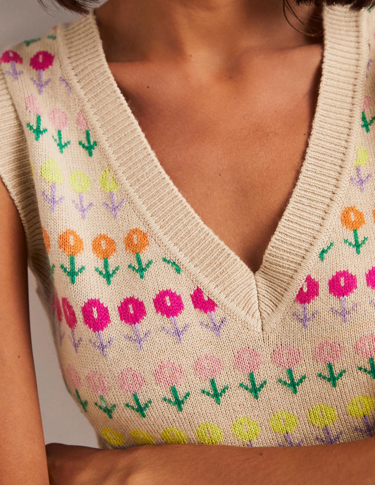 V-neck Knitted Sweater Vest-Chinchilla Melange, Floral-2