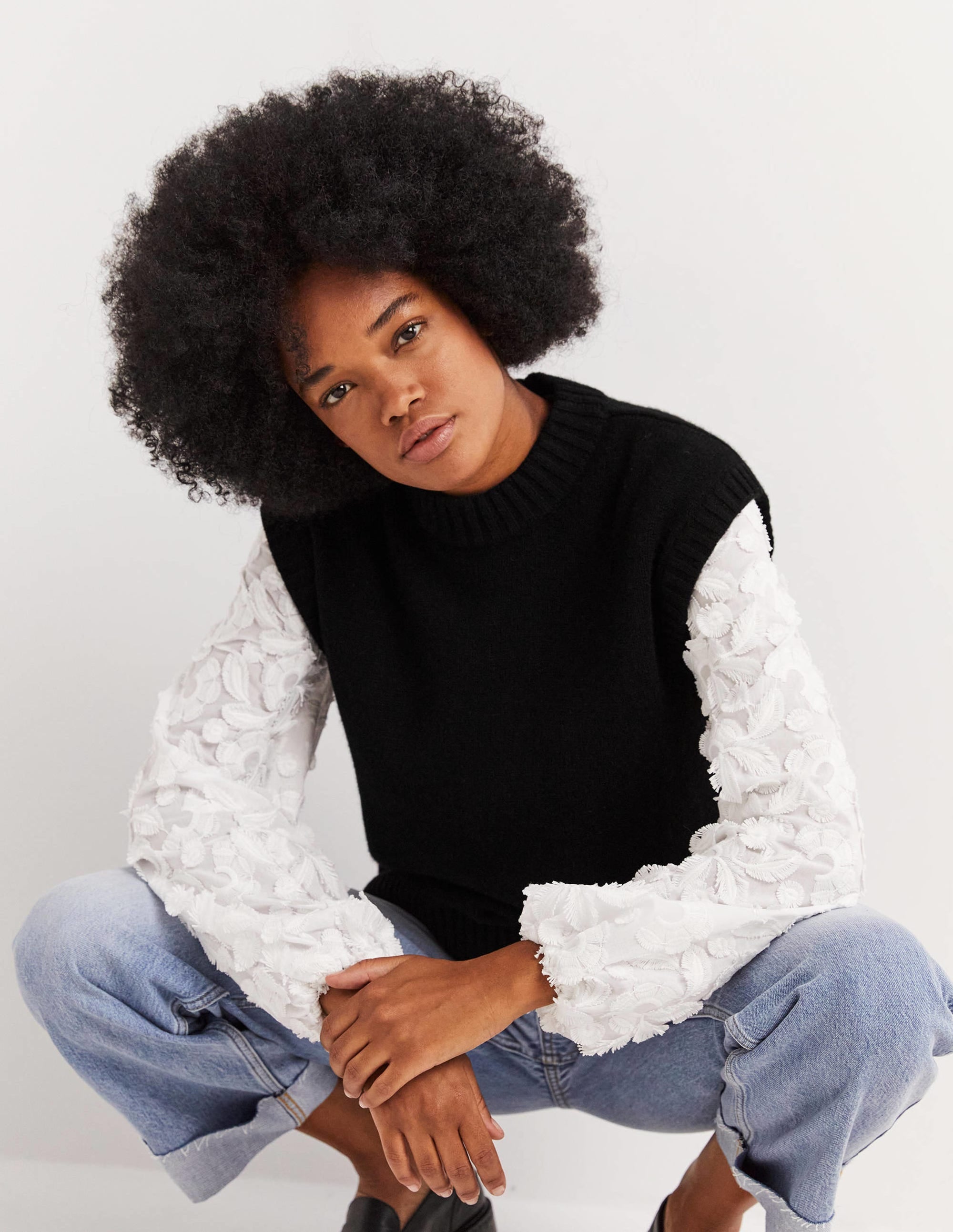 Chunky Cashmere Crew Neck Vest-Black - Image 1