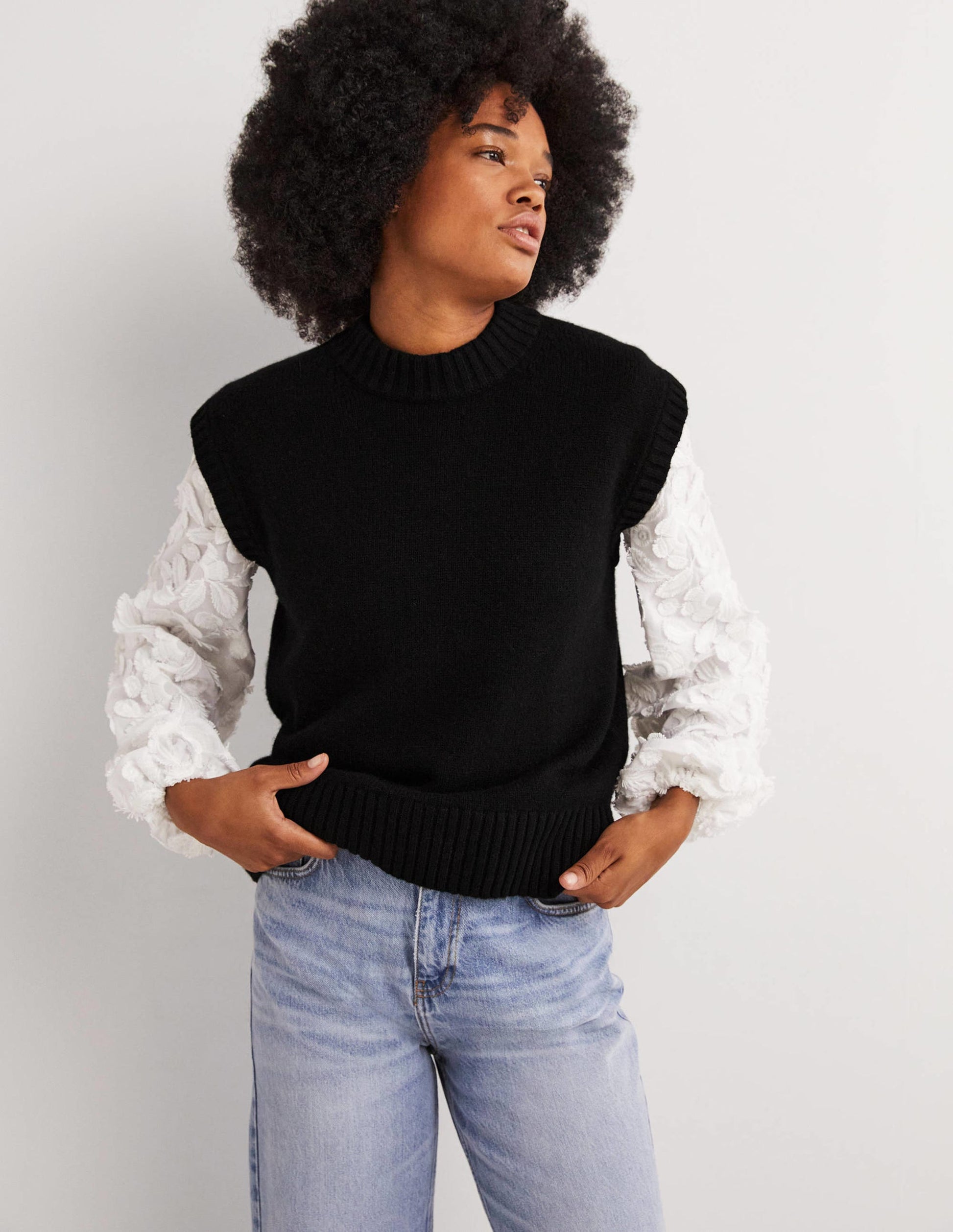 Chunky Cashmere Crew Neck Vest-Black-2