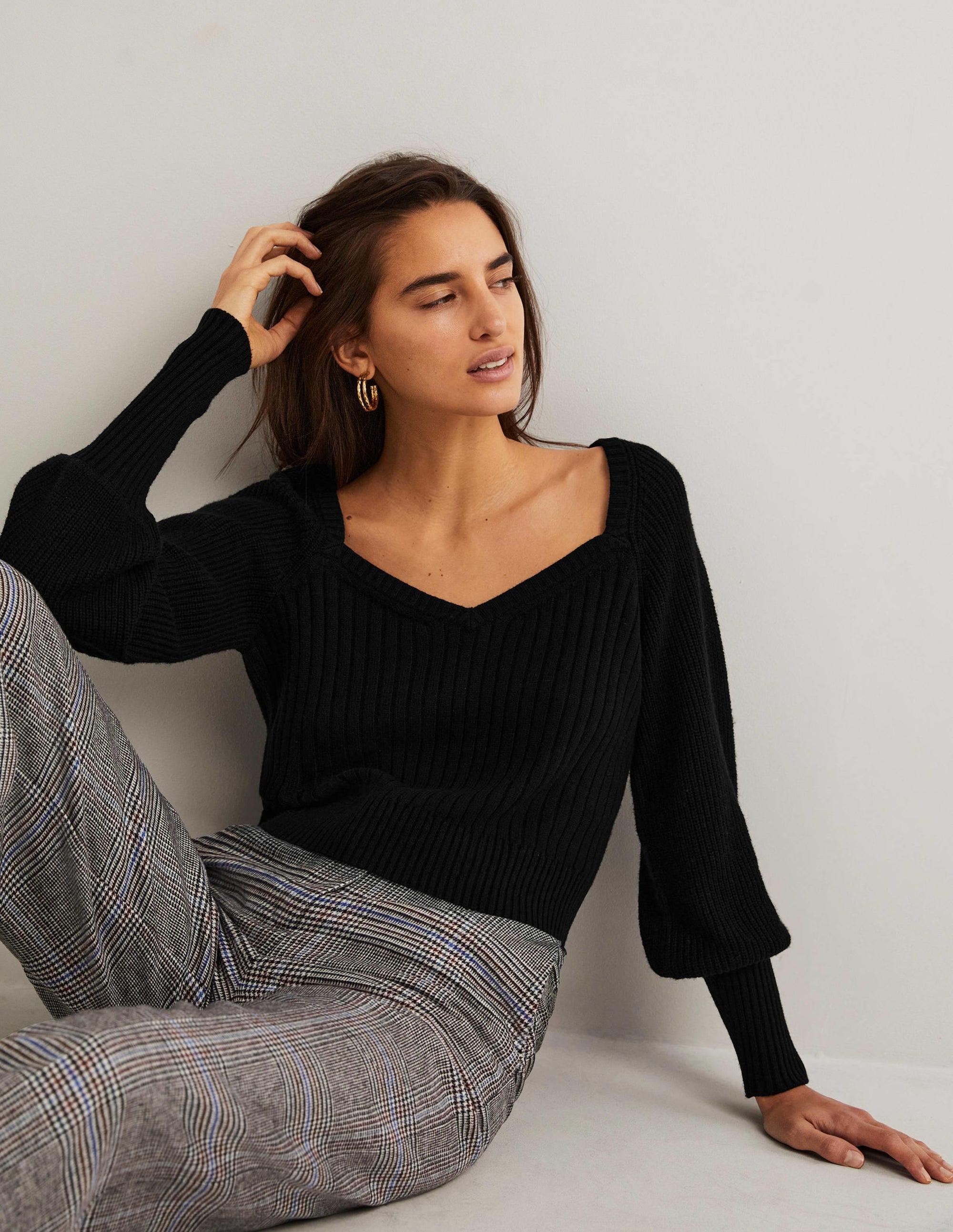 Sweetheart Blouson Sweater-Black - Image 4