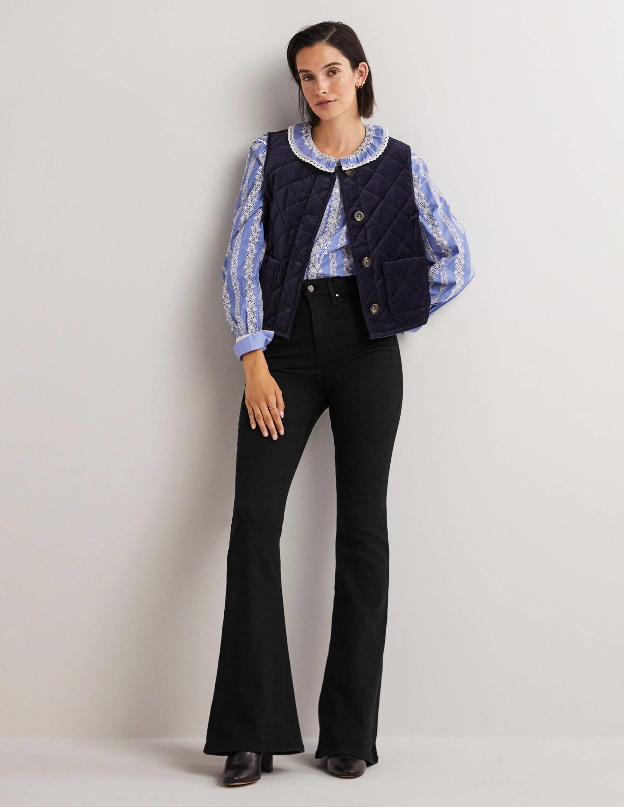 High Rise Fitted Flare Jeans-Black - Image 1