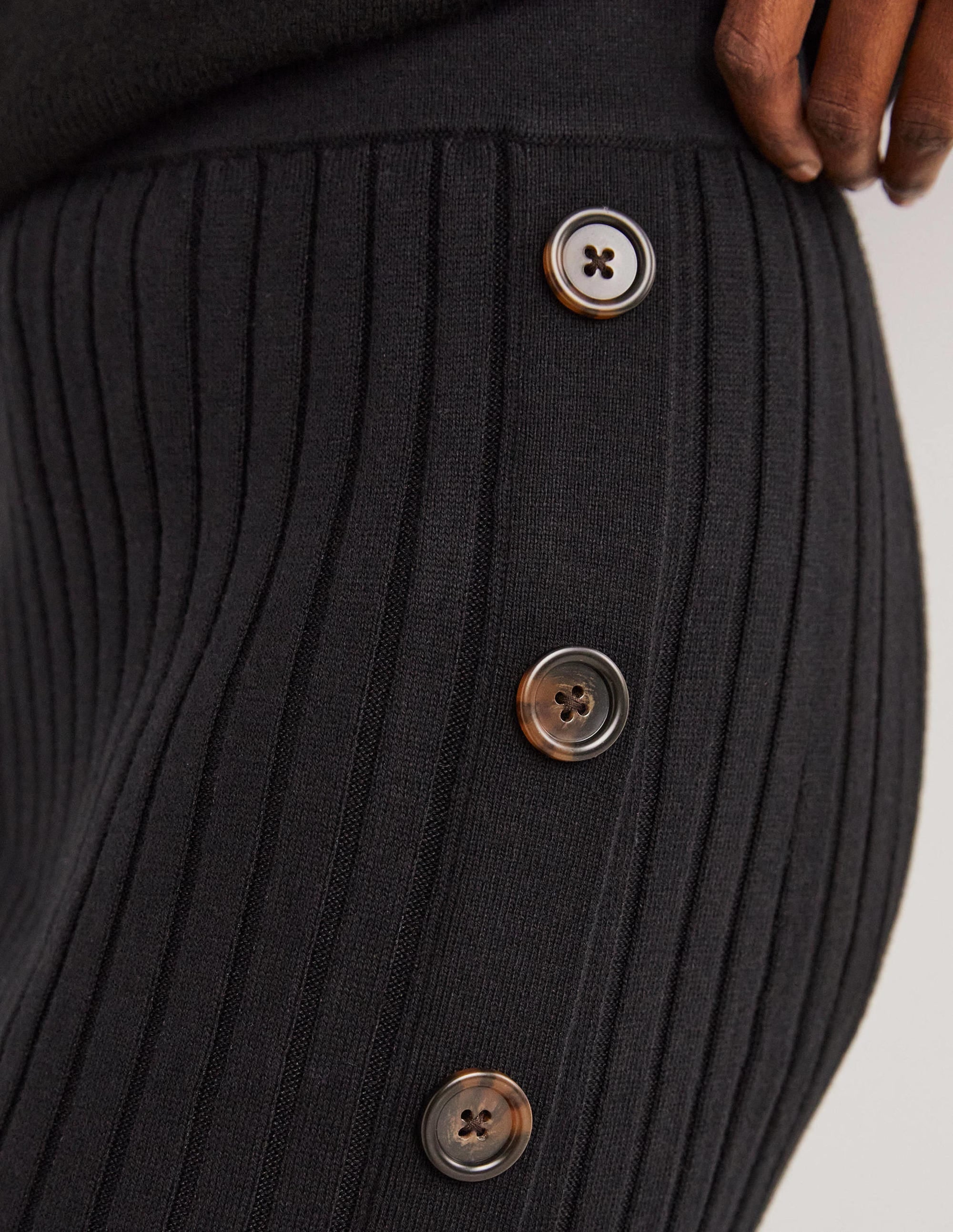 Knitted Column Skirt-Black - Image 2