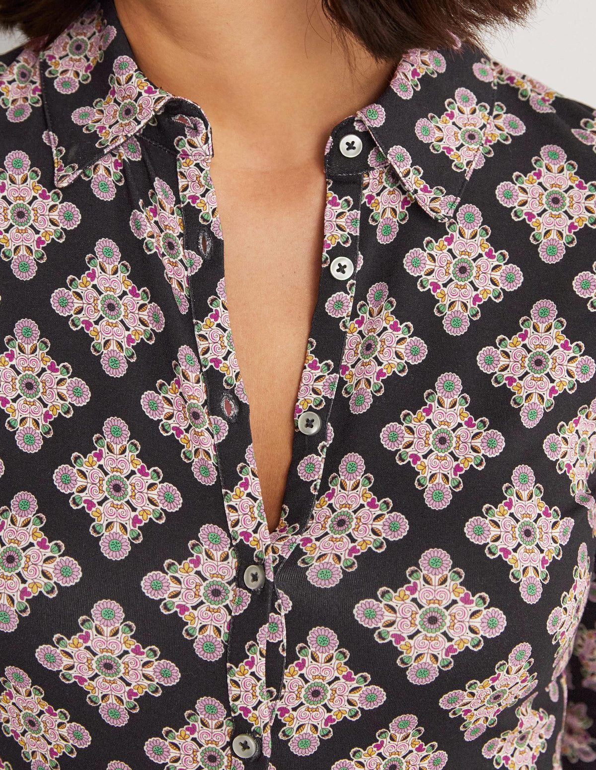 Fitted Jersey Shirt-Multi, Daisy Illusion Tile - Image 2