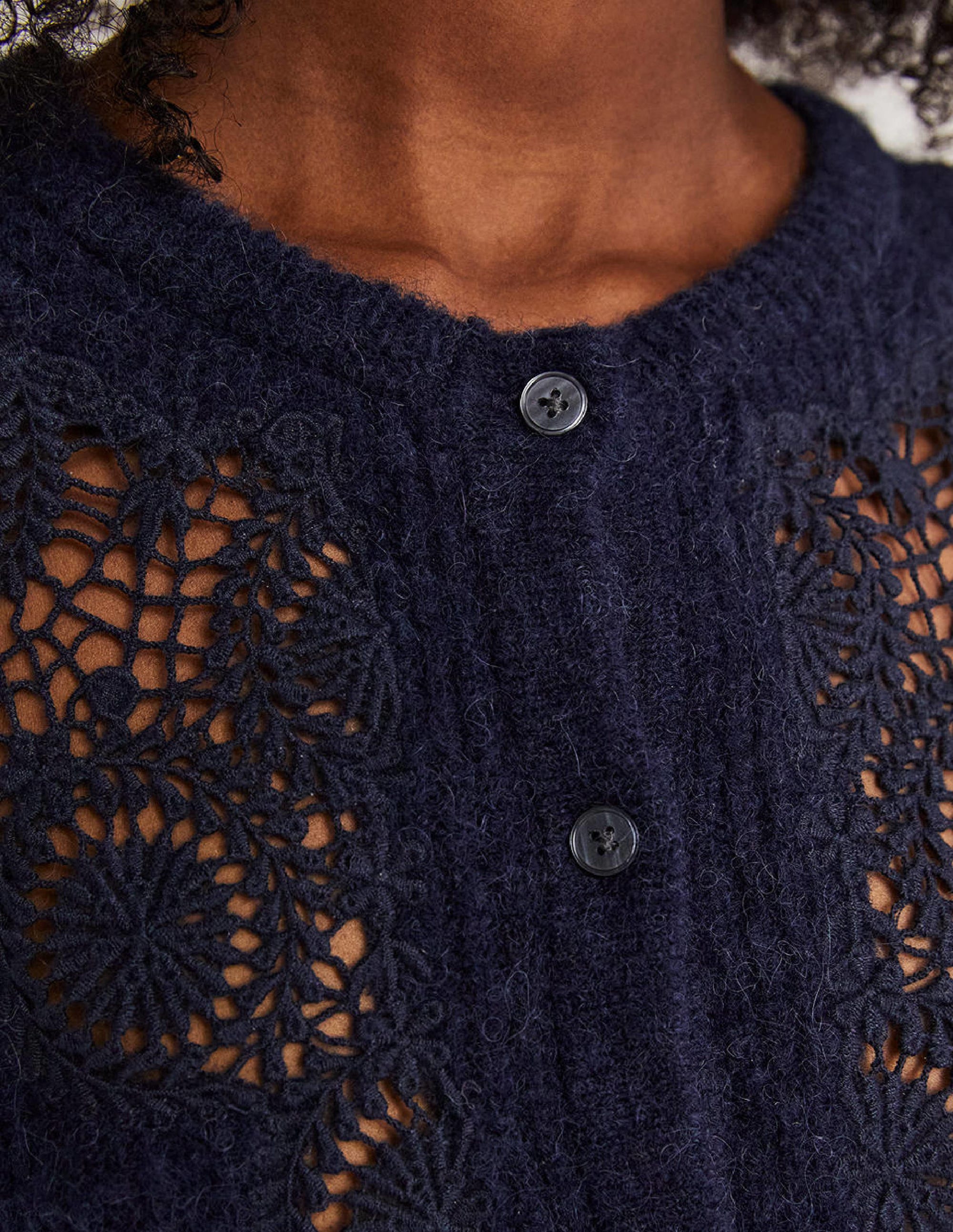 Detail Fluffy Cardigan-Navy Embroidery - Image 2