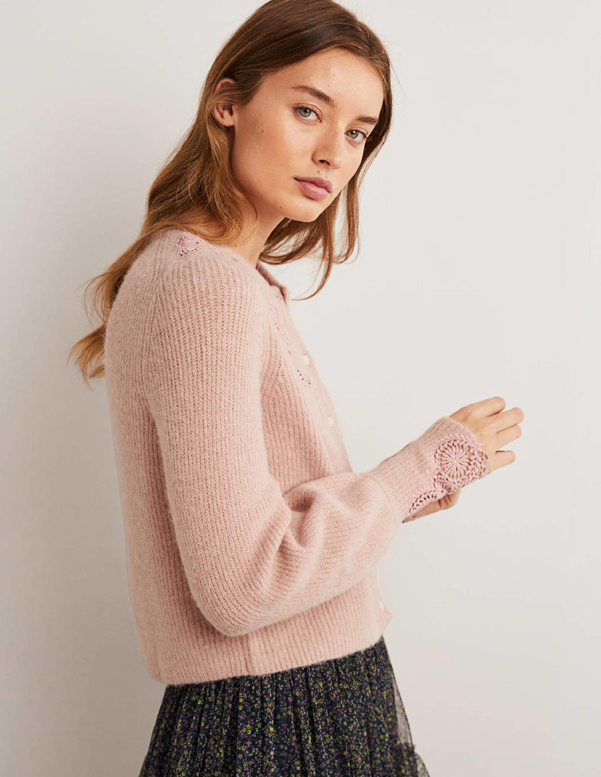 Detail Fluffy Cardigan-Pink Frosting Embroidery - Image 5