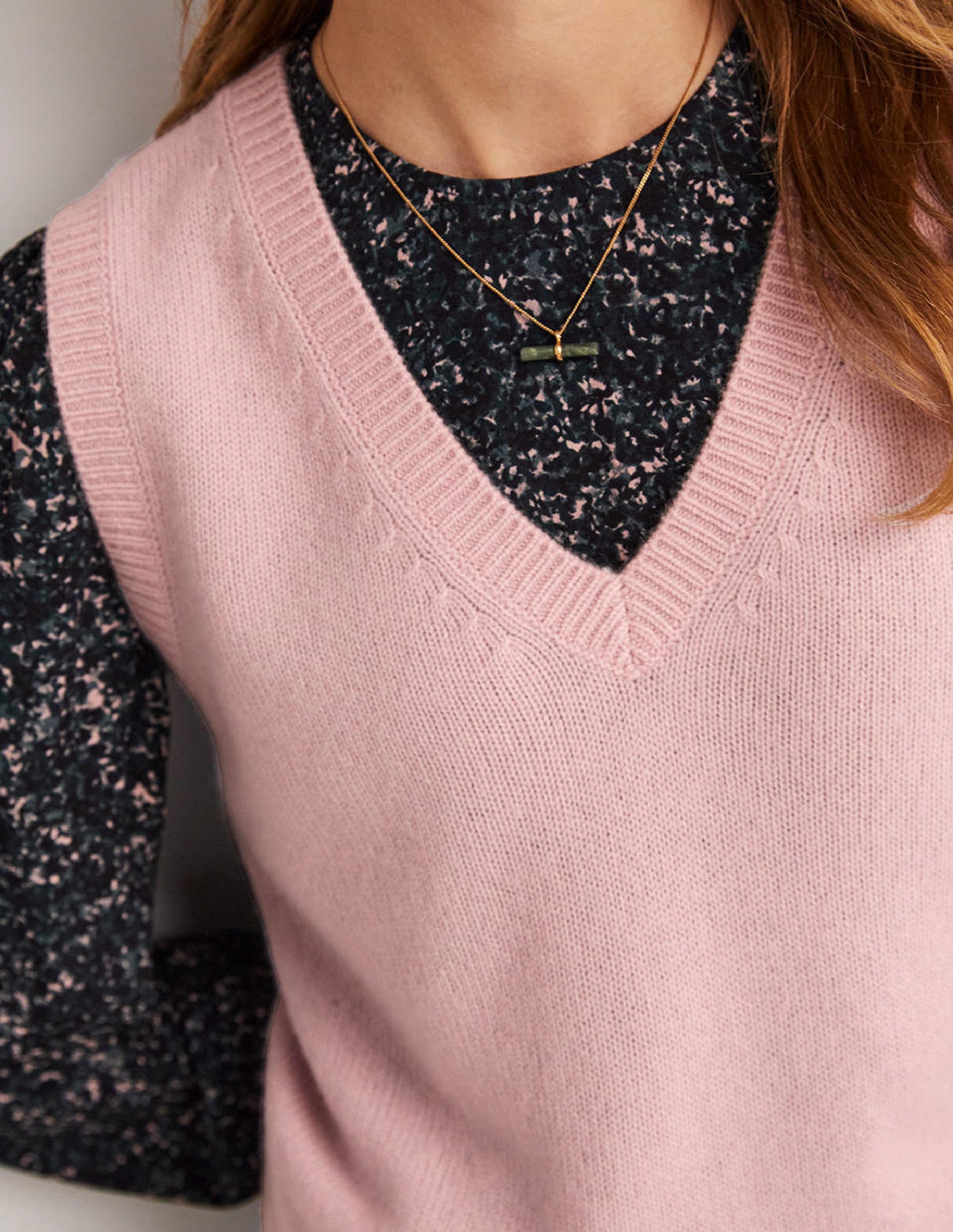 Cashmere V-Neck Sweater Vest-Coconut Ice Pink-2