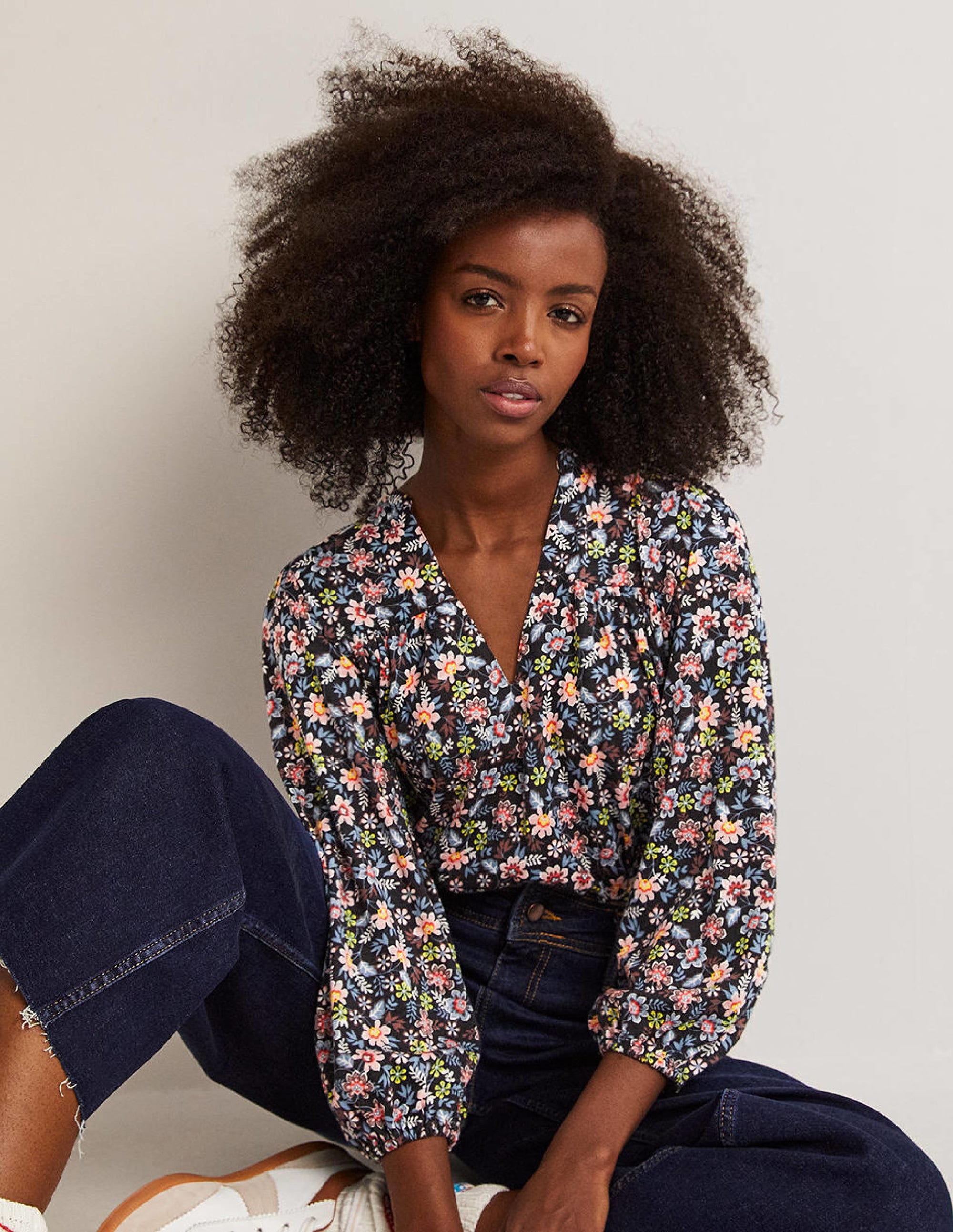 Printed Notch Neck Top-Black, Opulent Leaf - Image 4