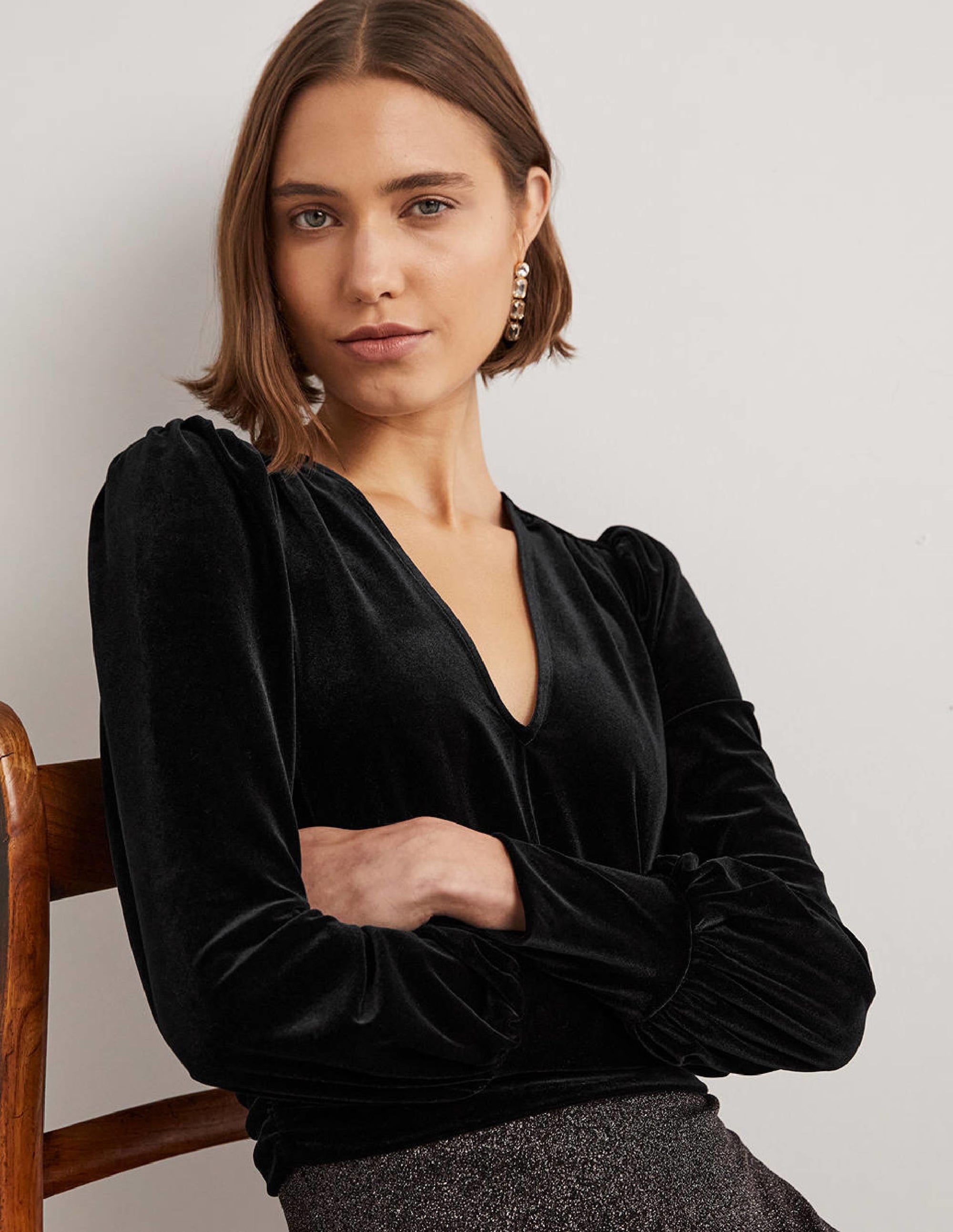 Cropped Velvet Blouson Top-Black - Image 4