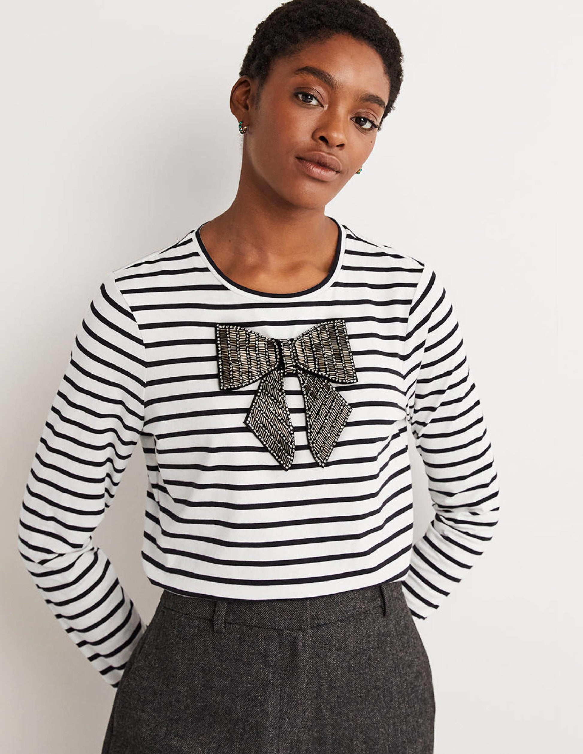 Detail Breton Top-Ivory/ Black, Embellished bow-1