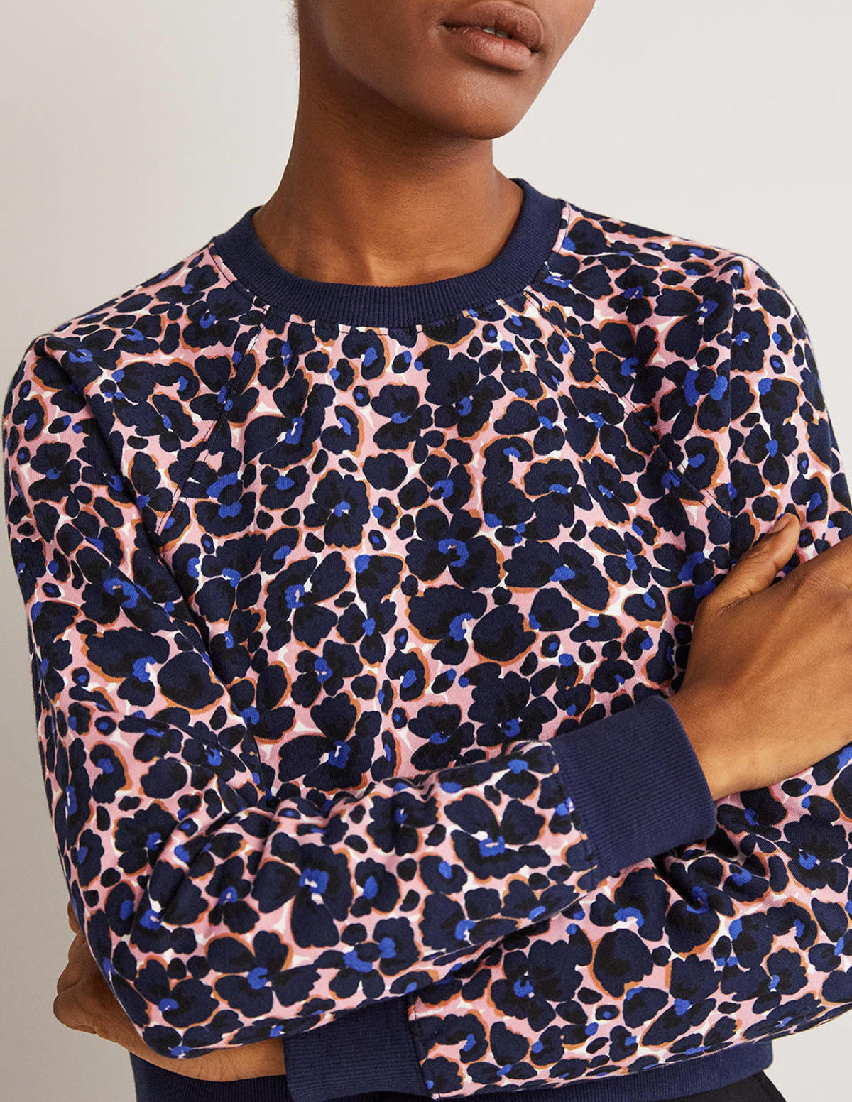 Cropped Raglan Sweatshirt-French Navy, Abstract Bud - Image 2