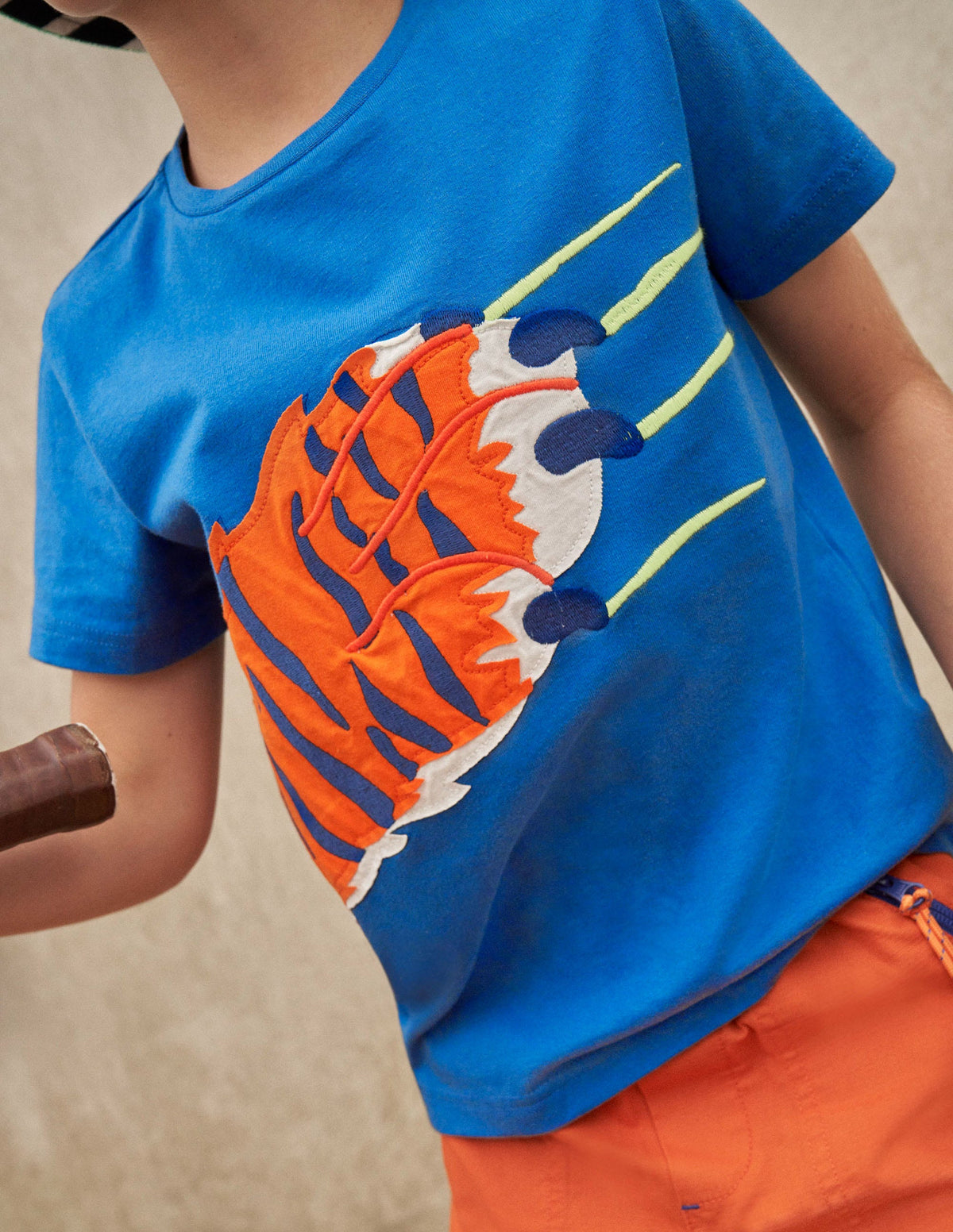 Appliqué T-shirt-Brilliant Blue Tiger Claw - Image 4