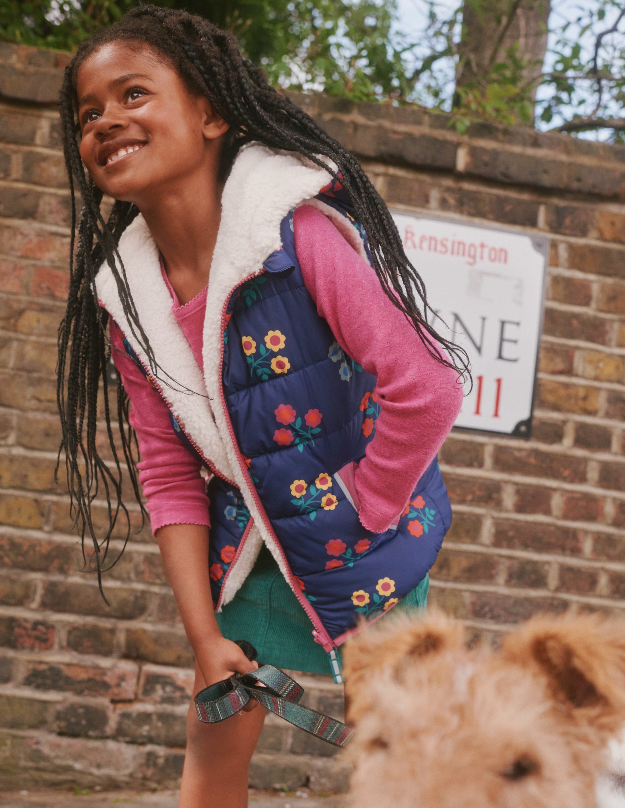 Borg Mix Reversible Gilet-College Navy Flower - Image 4