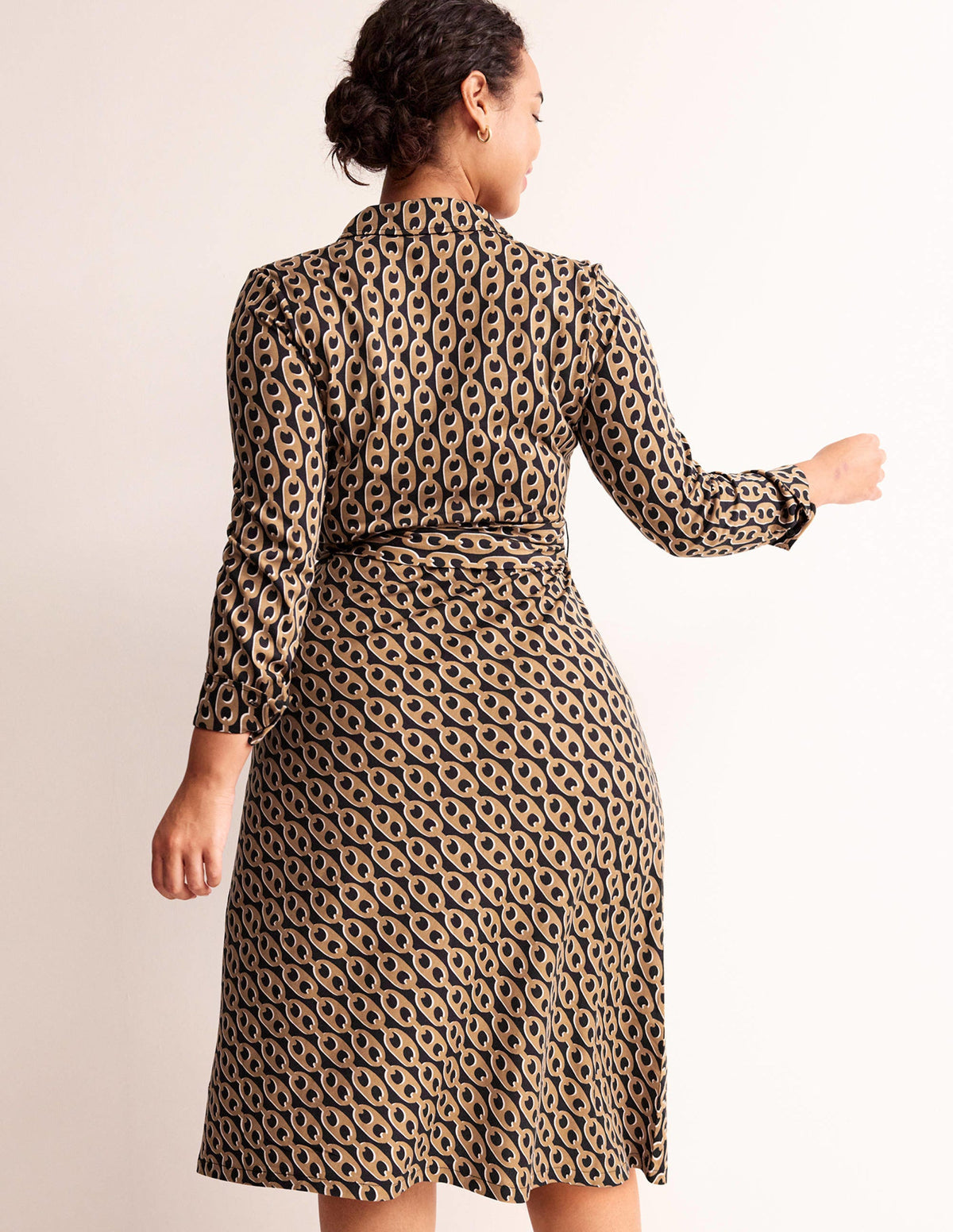 Laura Jersey Midi Shirt Dress-Camel, Geo Chain - Image 6