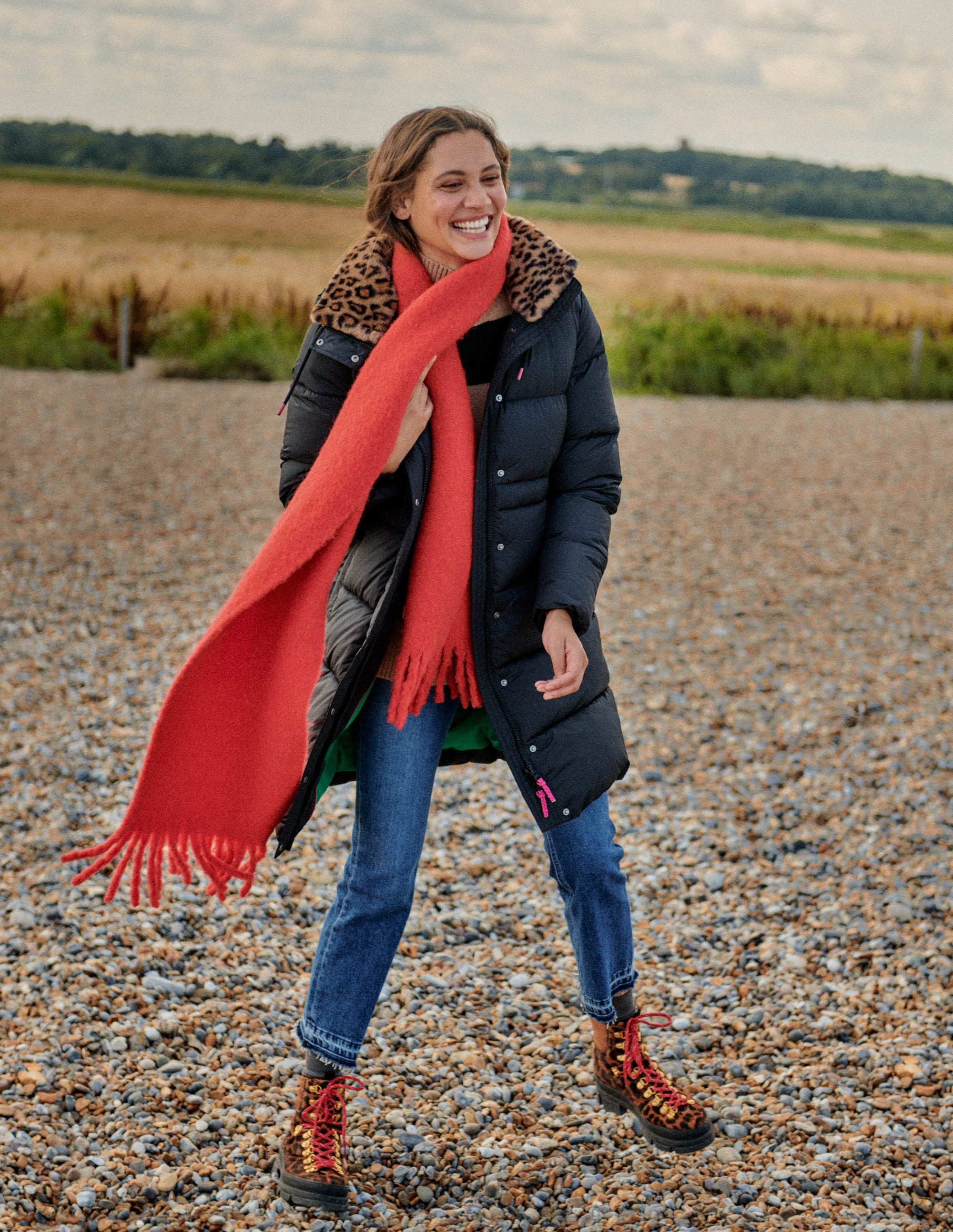 Bamburgh Puffer Coat-BLACK - Image 6