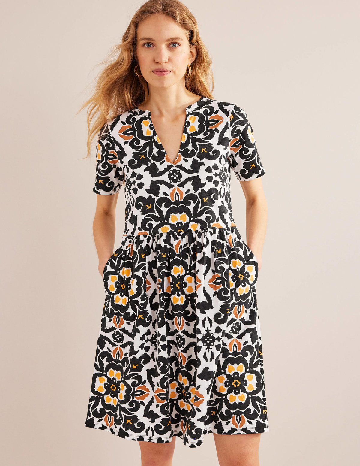 Easy Notch Neck Jersey Dress-Black, Opulent Pome - Image 4