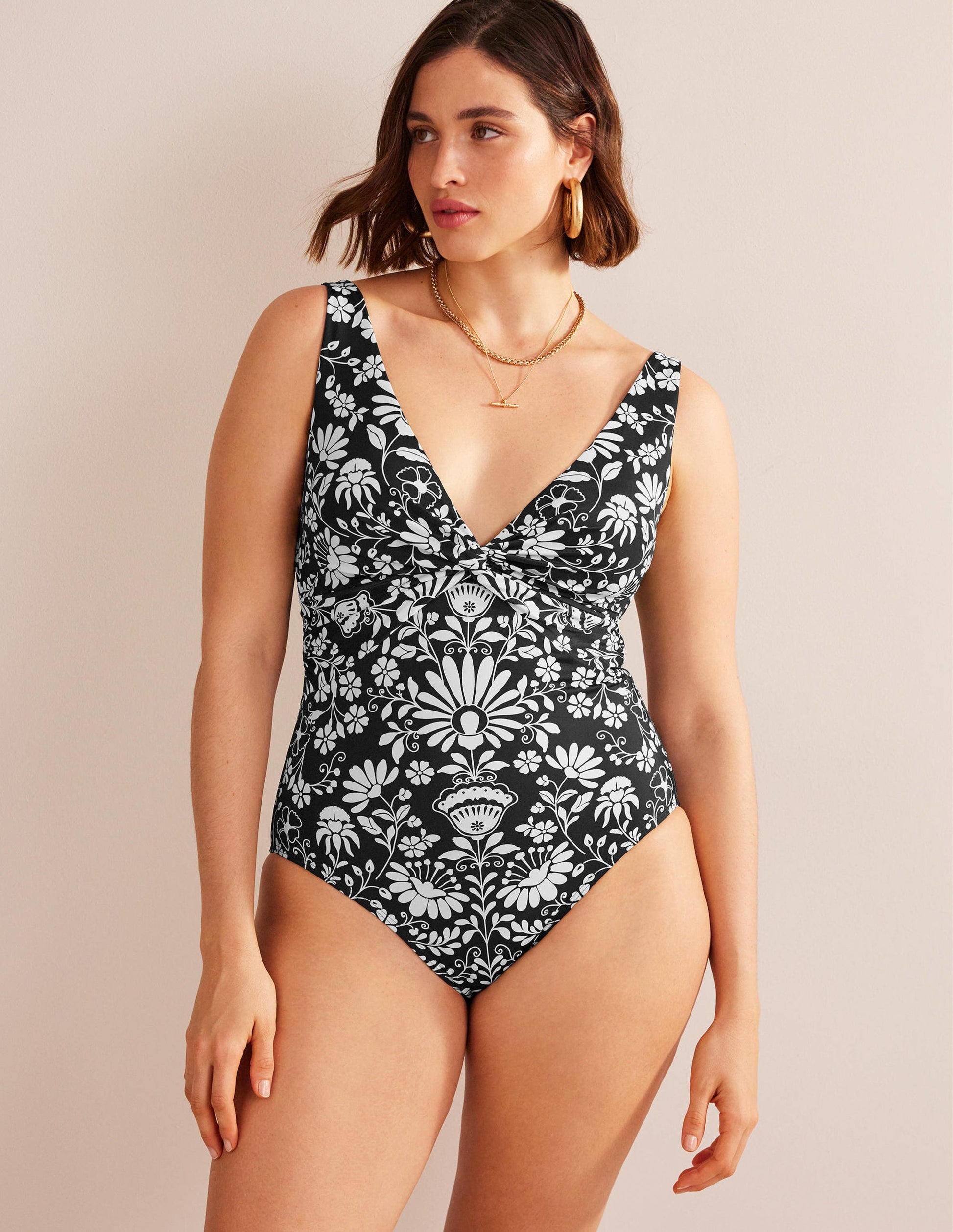 Twist Classic Swimsuit-Nero, Gardenia Sprig-5