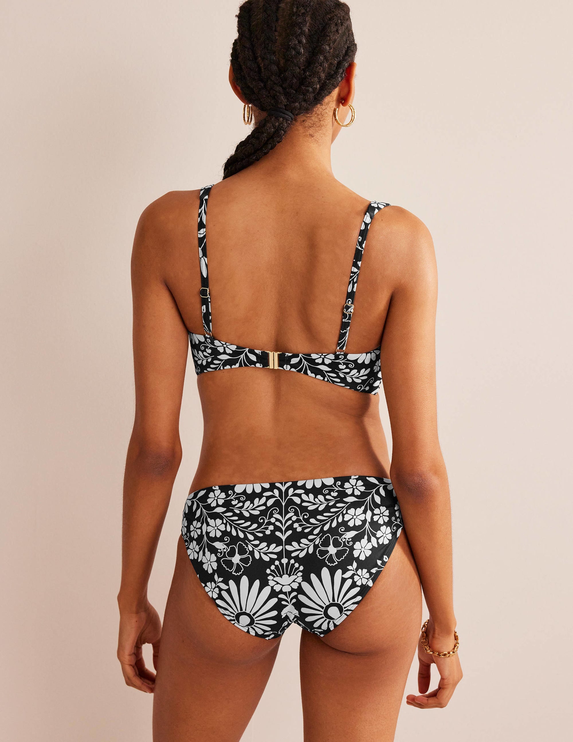 Twisted Classic Bikini Top-Nero, Gardenia Sprig - Image 3