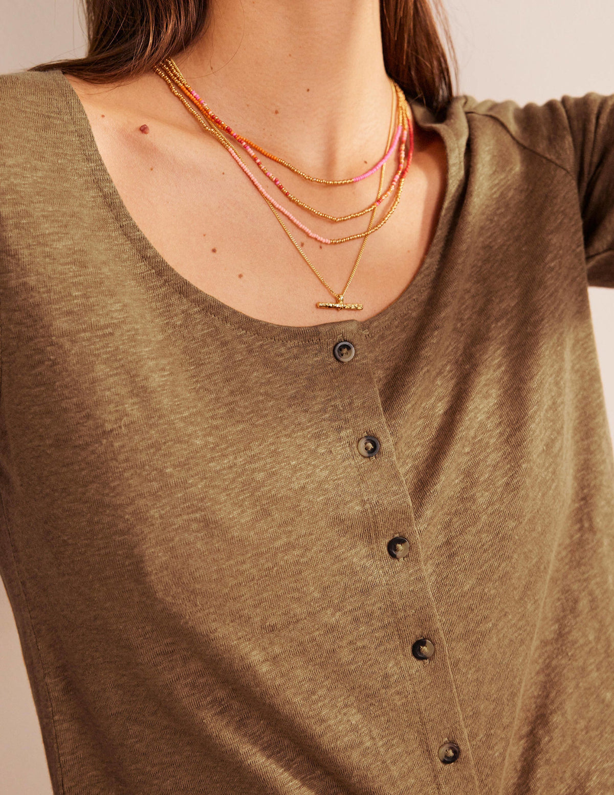 Scoop Neck Linen T-shirt-Camel - Image 2