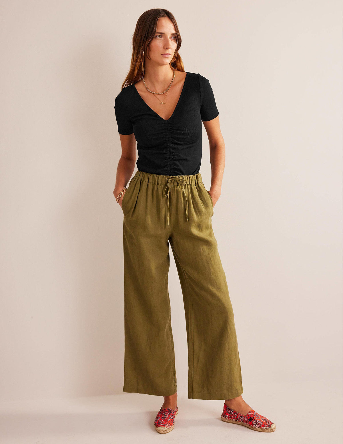 Ruched Front Rib T-shirt-Black-4