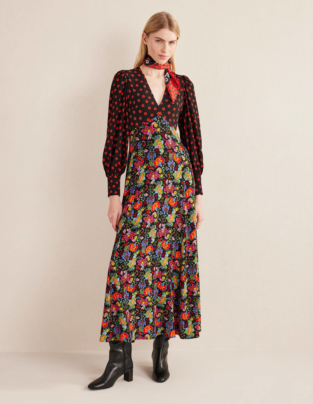 Blouson Sleeve Maxi Tea Dress-Black, Carnation Garden-1